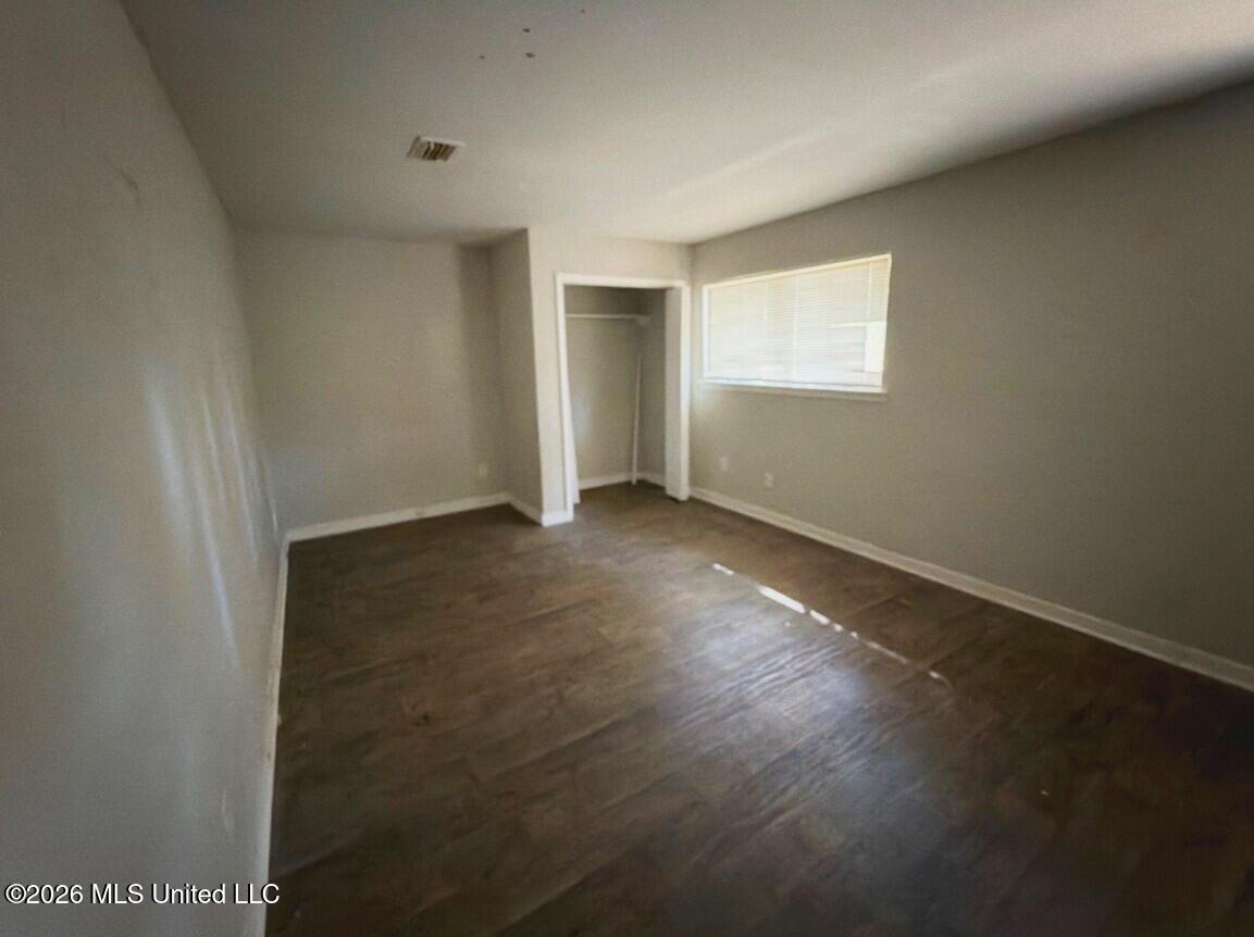 351 Elms Court Circle Property Photo 5