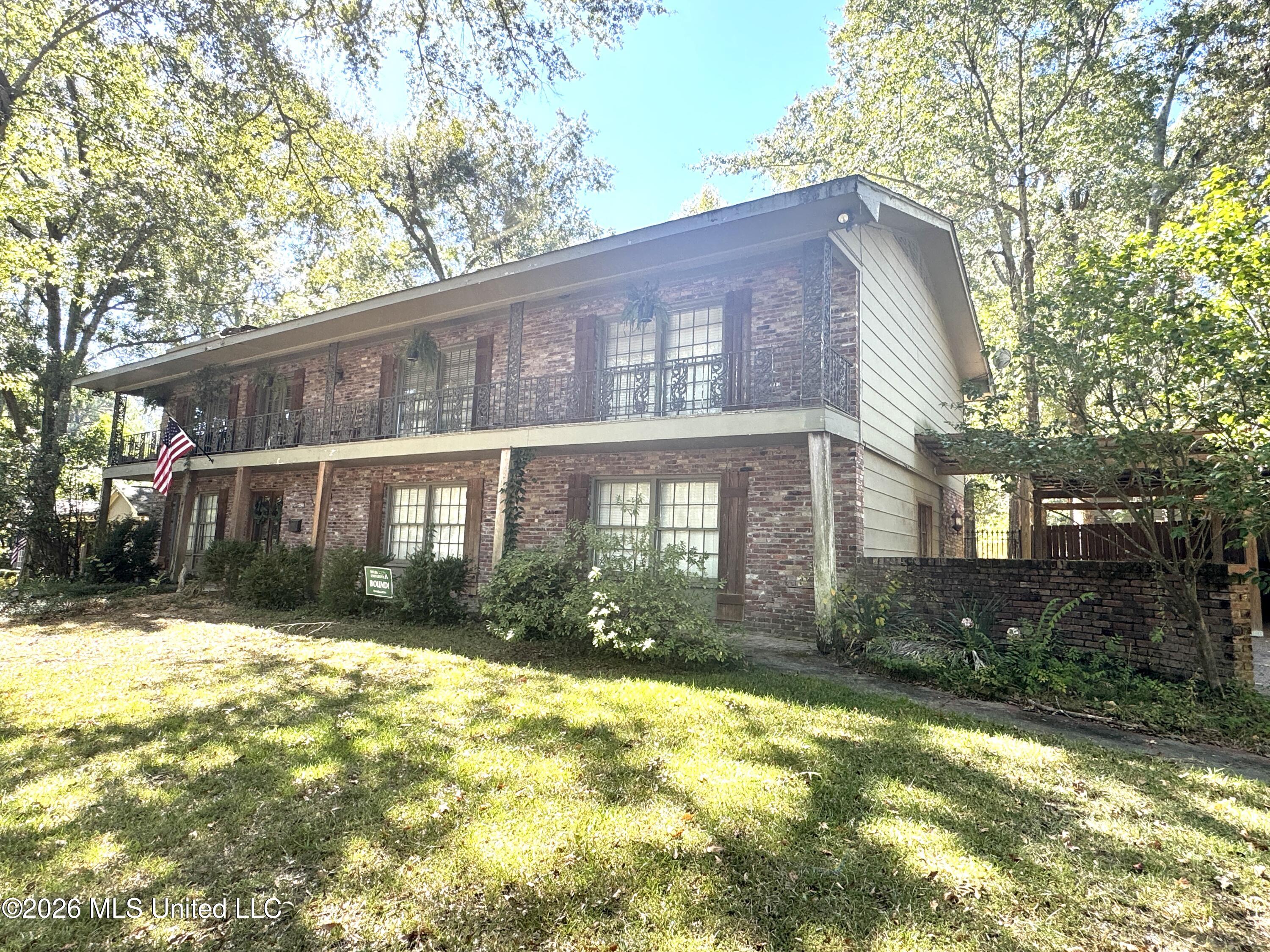 4433 Deer Creek Drive Property Photo 2