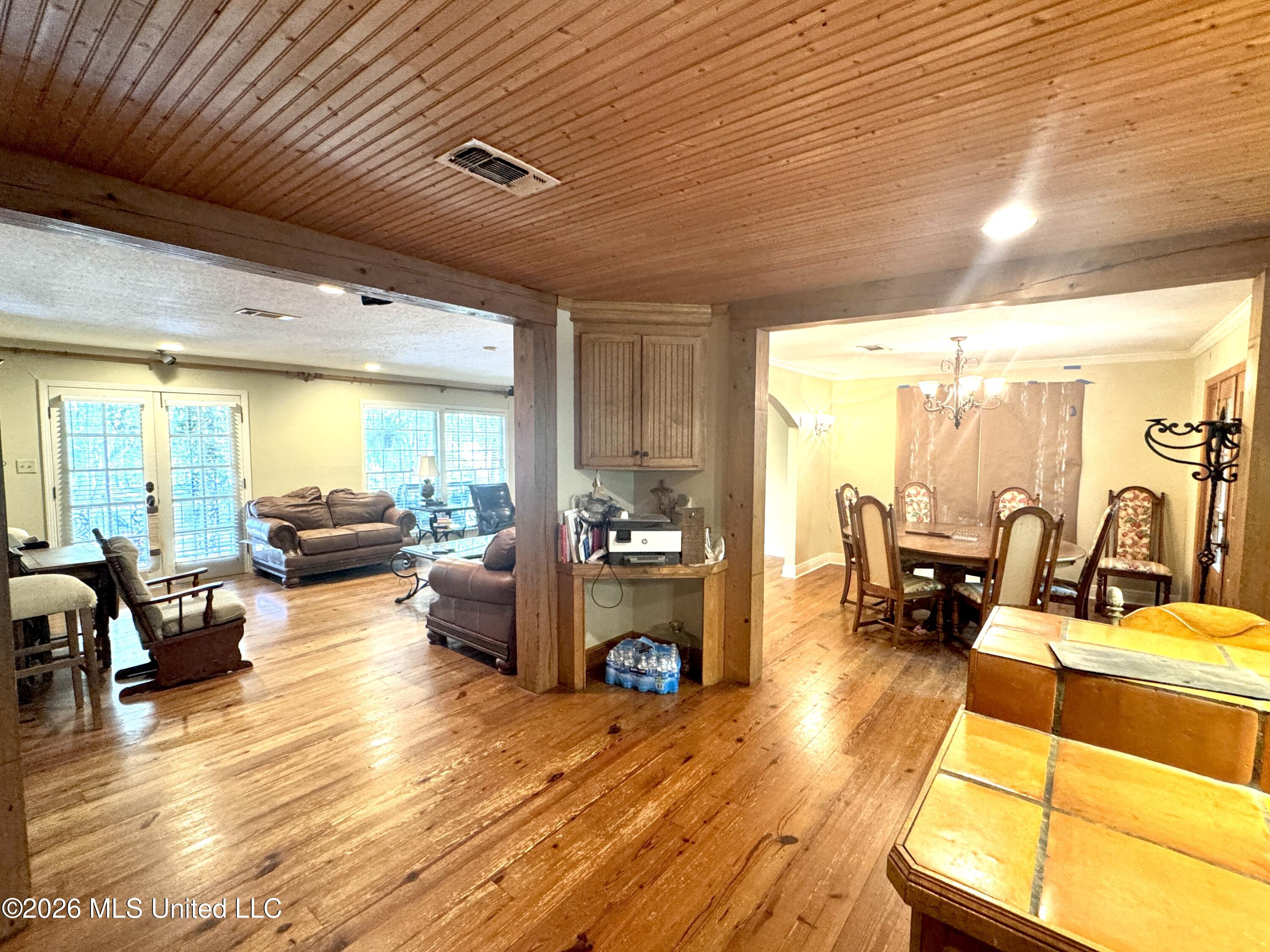 4433 Deer Creek Drive Property Photo 24