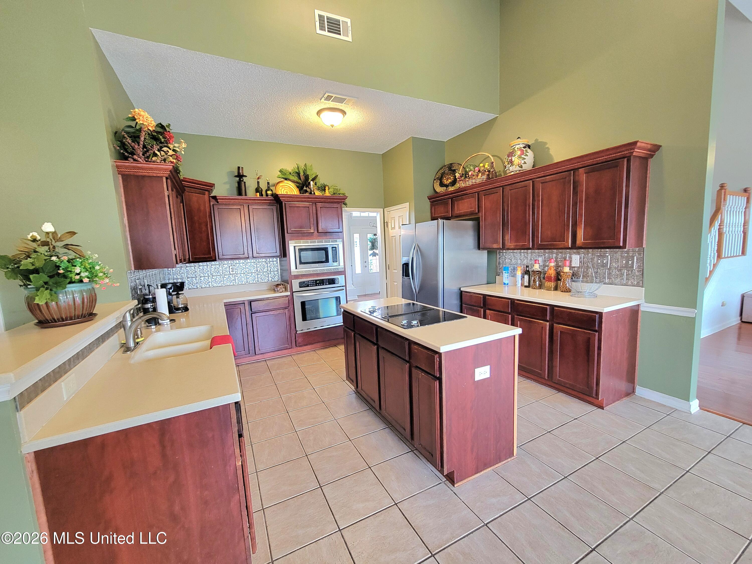 4350 Abele Cove Property Photo 8