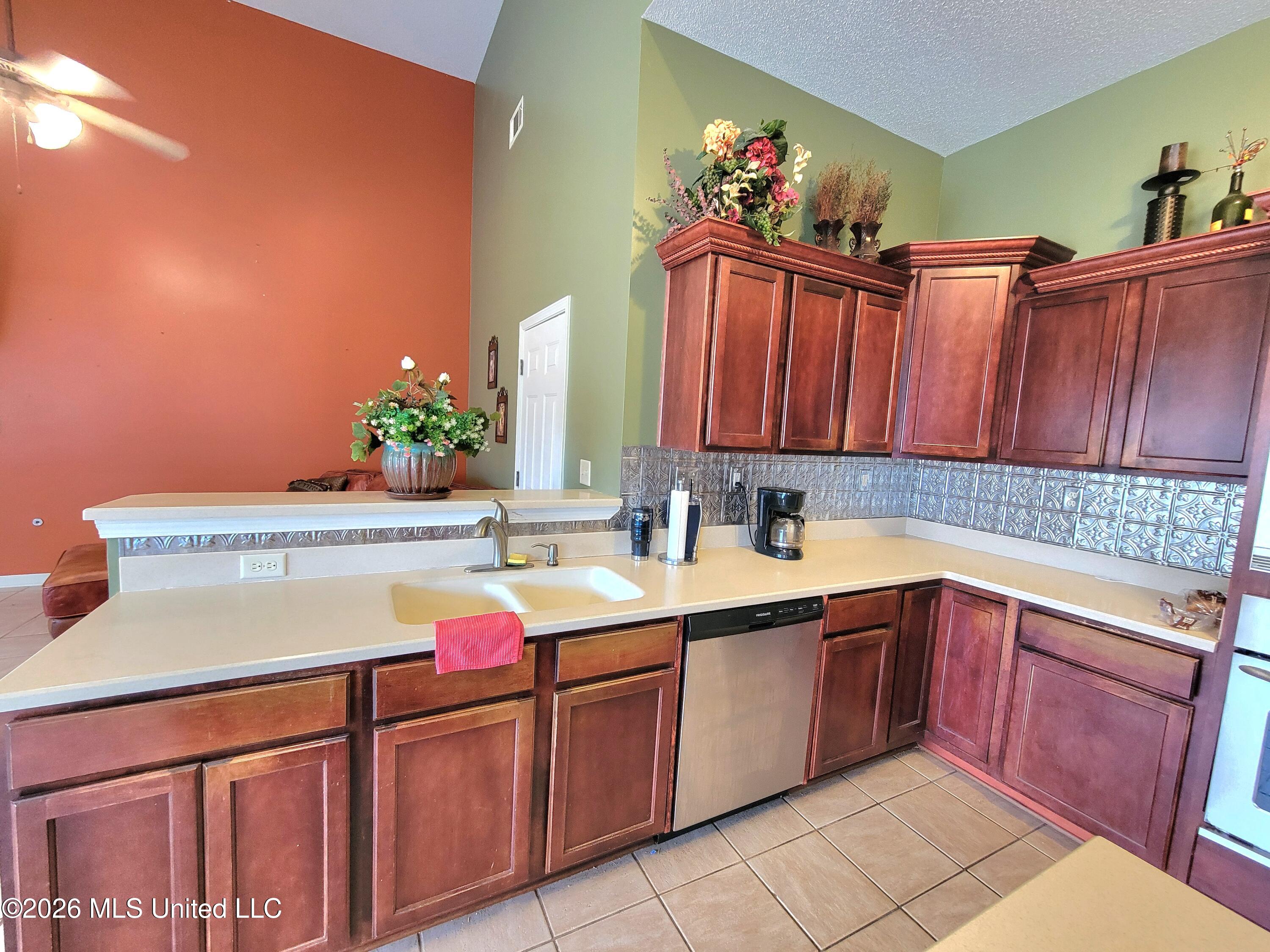 4350 Abele Cove Property Photo 11