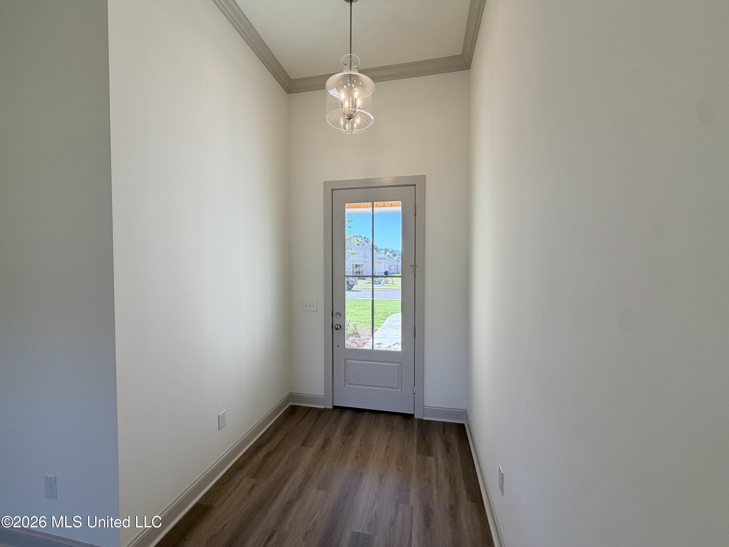 312 Brookfield Circle Property Photo 4