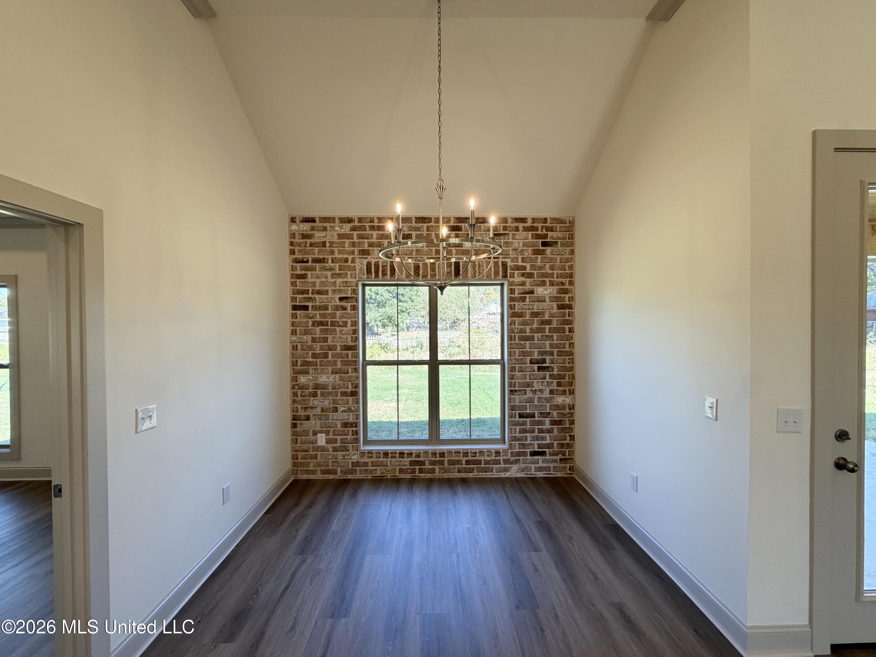 312 Brookfield Circle Property Photo 10