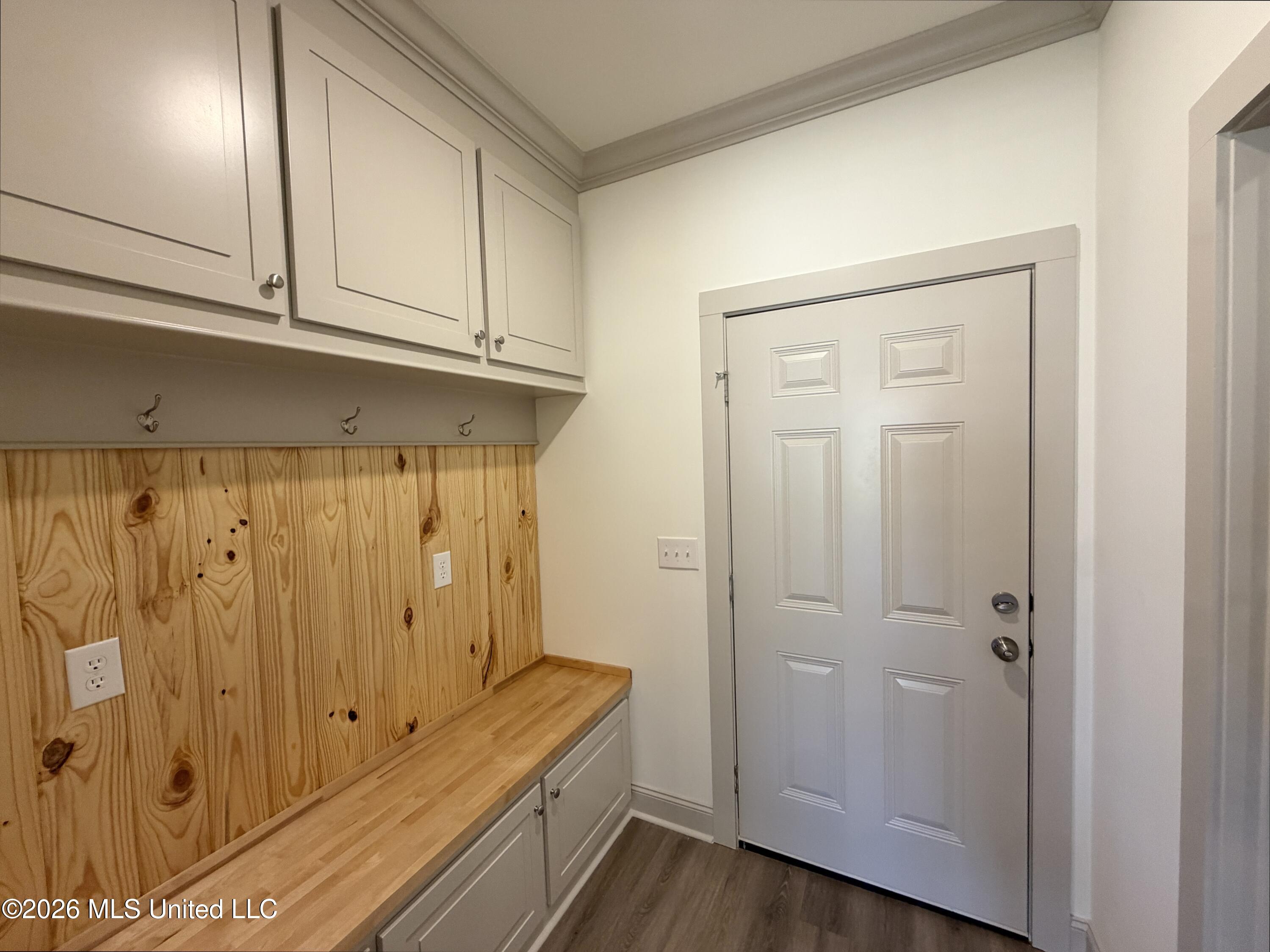 312 Brookfield Circle Property Photo 12