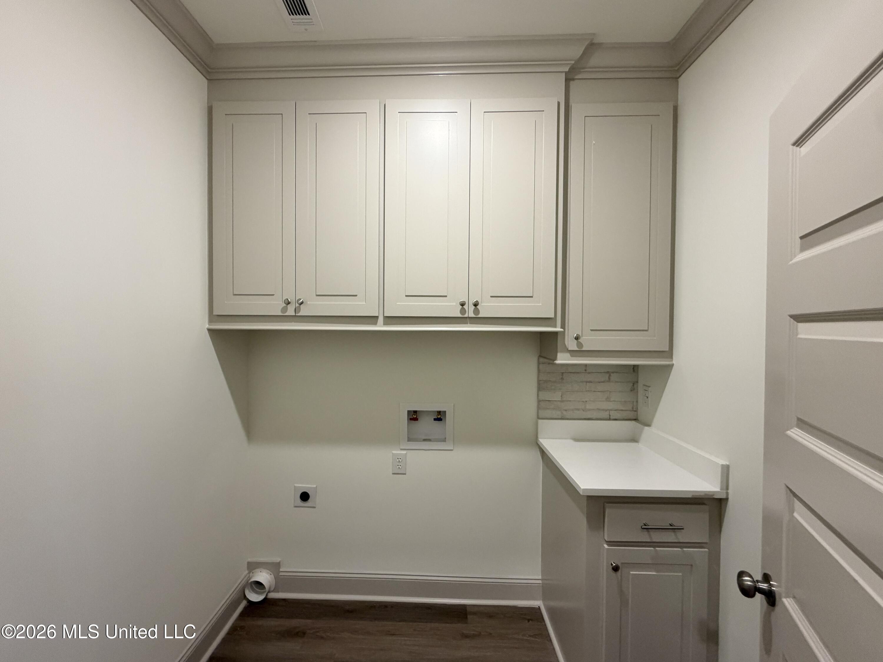 312 Brookfield Circle Property Photo 13
