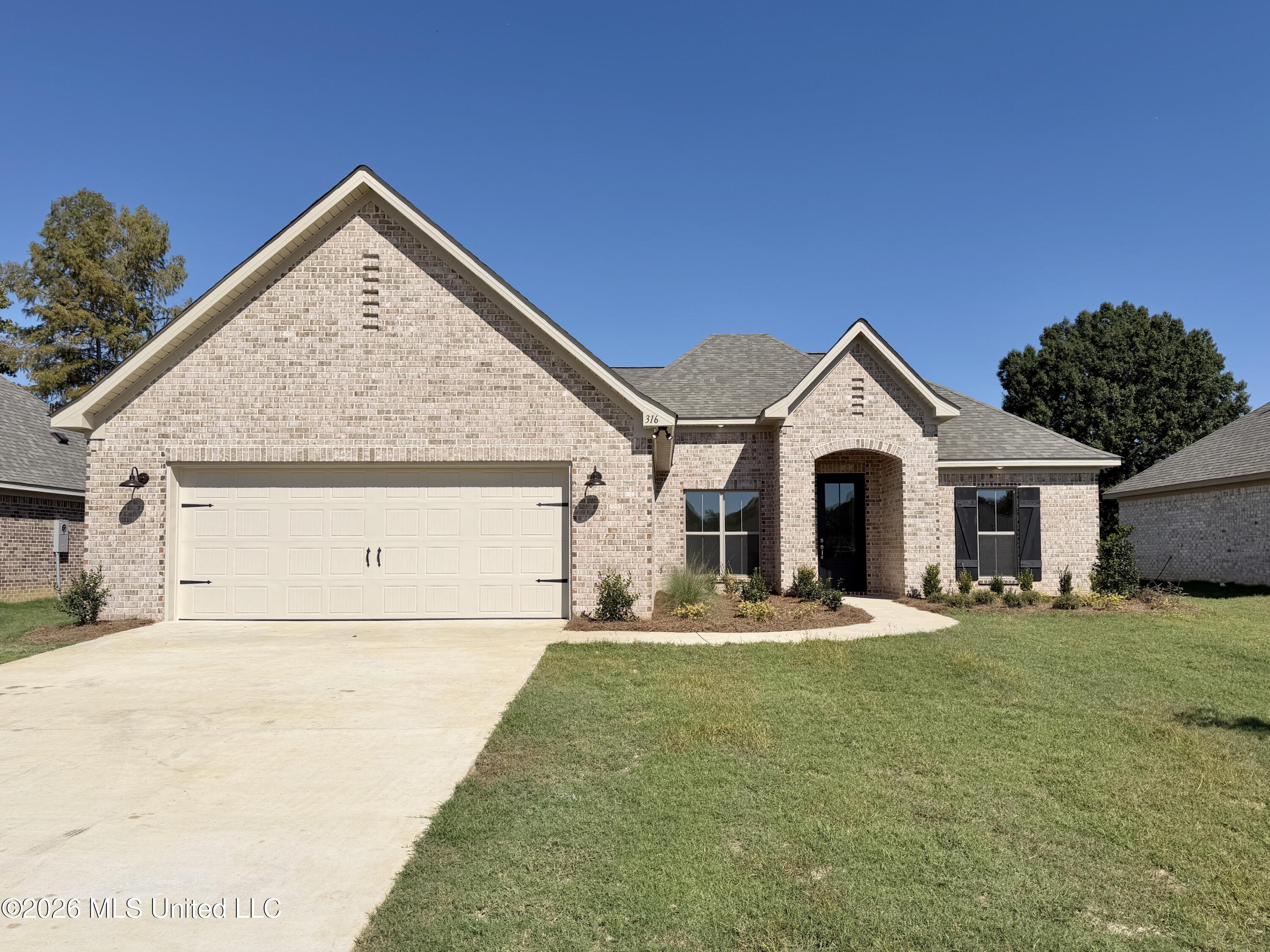 316 Brookfield Circle Property Photo 1