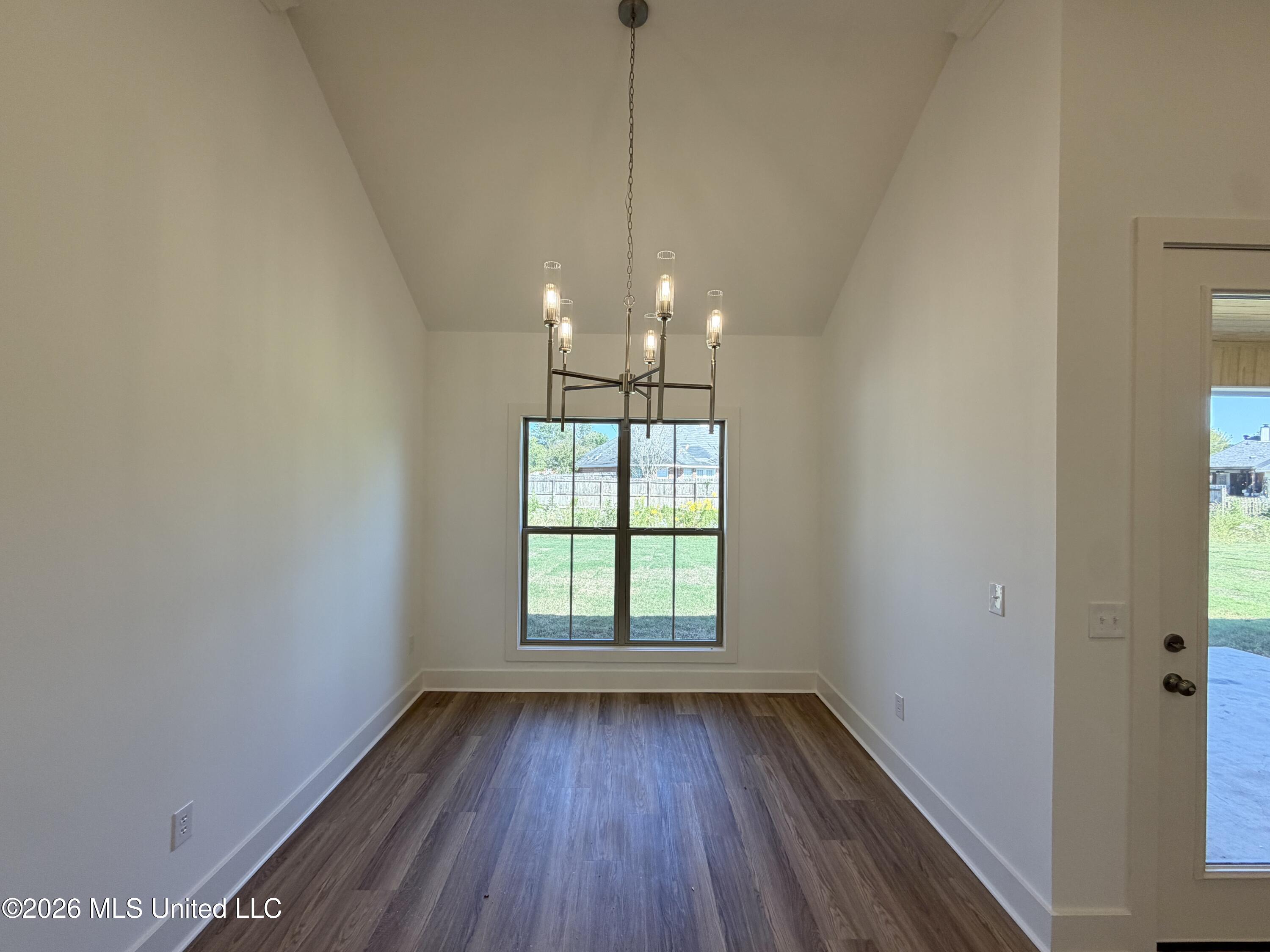 316 Brookfield Circle Property Photo 11