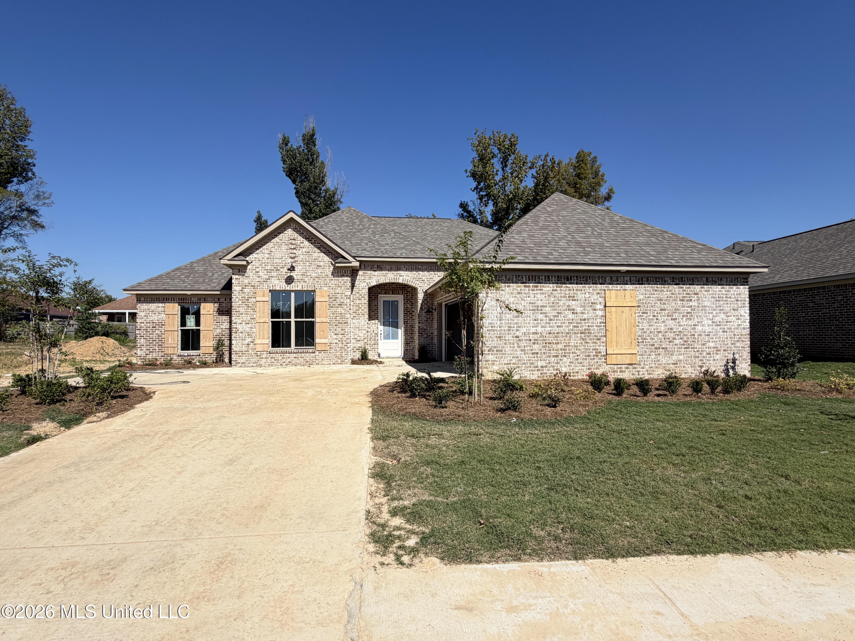 320 Brookfield Circle Property Photo 1