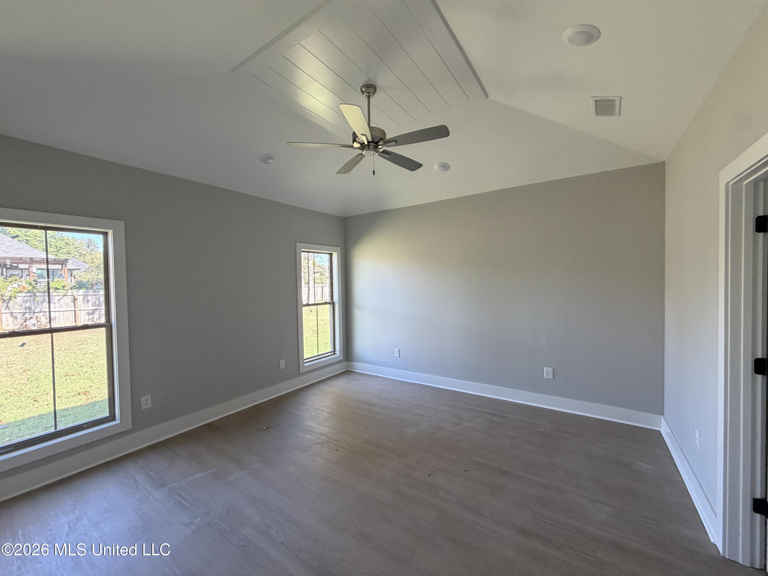 320 Brookfield Circle Property Photo 12