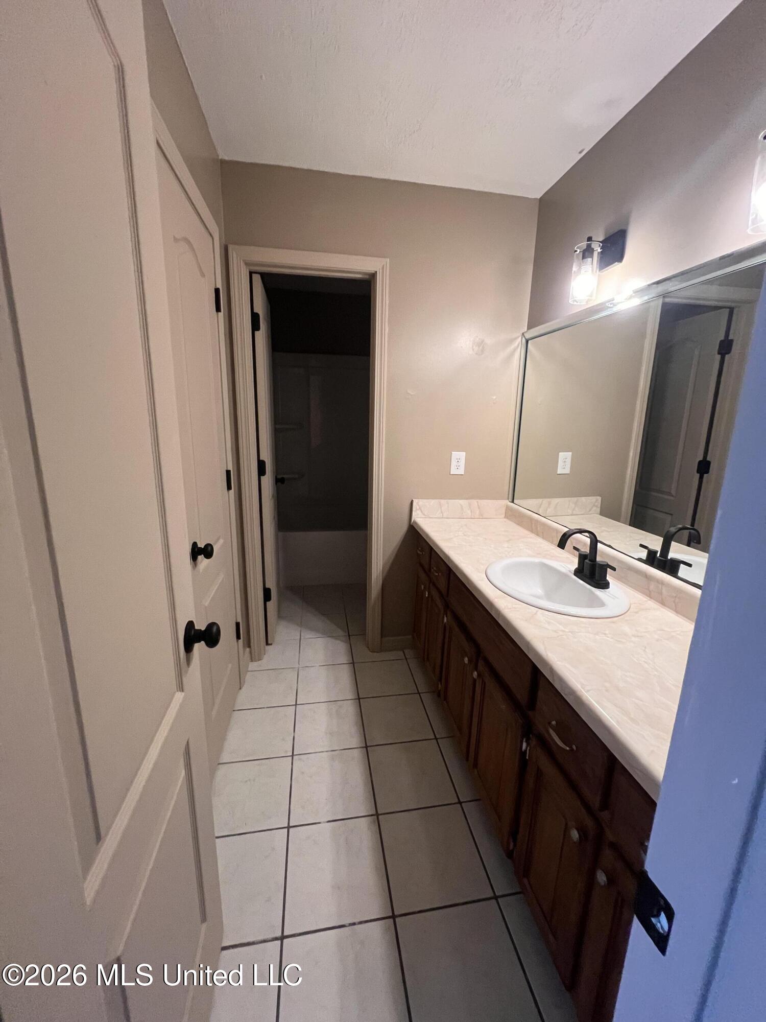 2621 Beachview Drive Property Photo 6