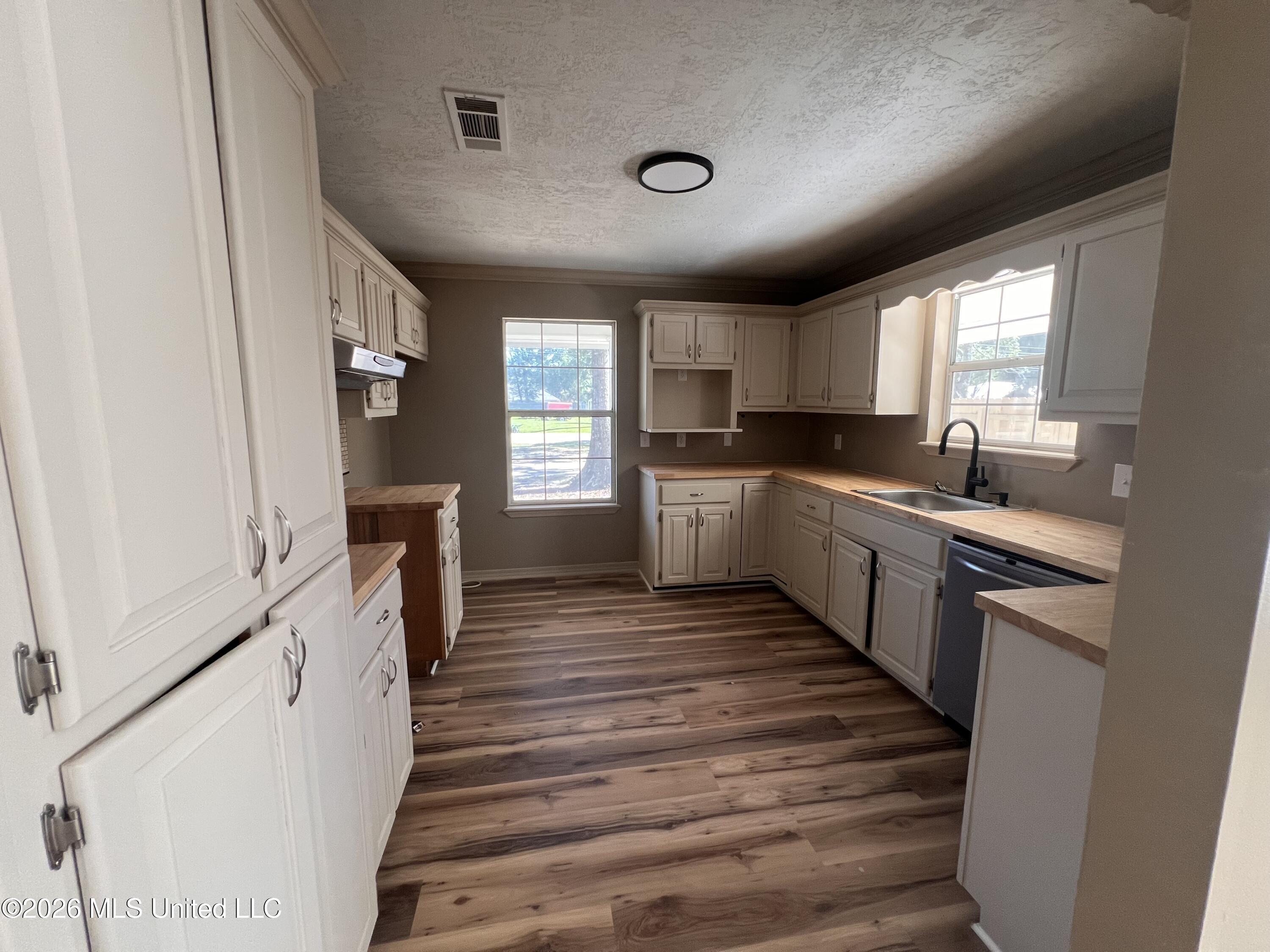 2621 Beachview Drive Property Photo 13