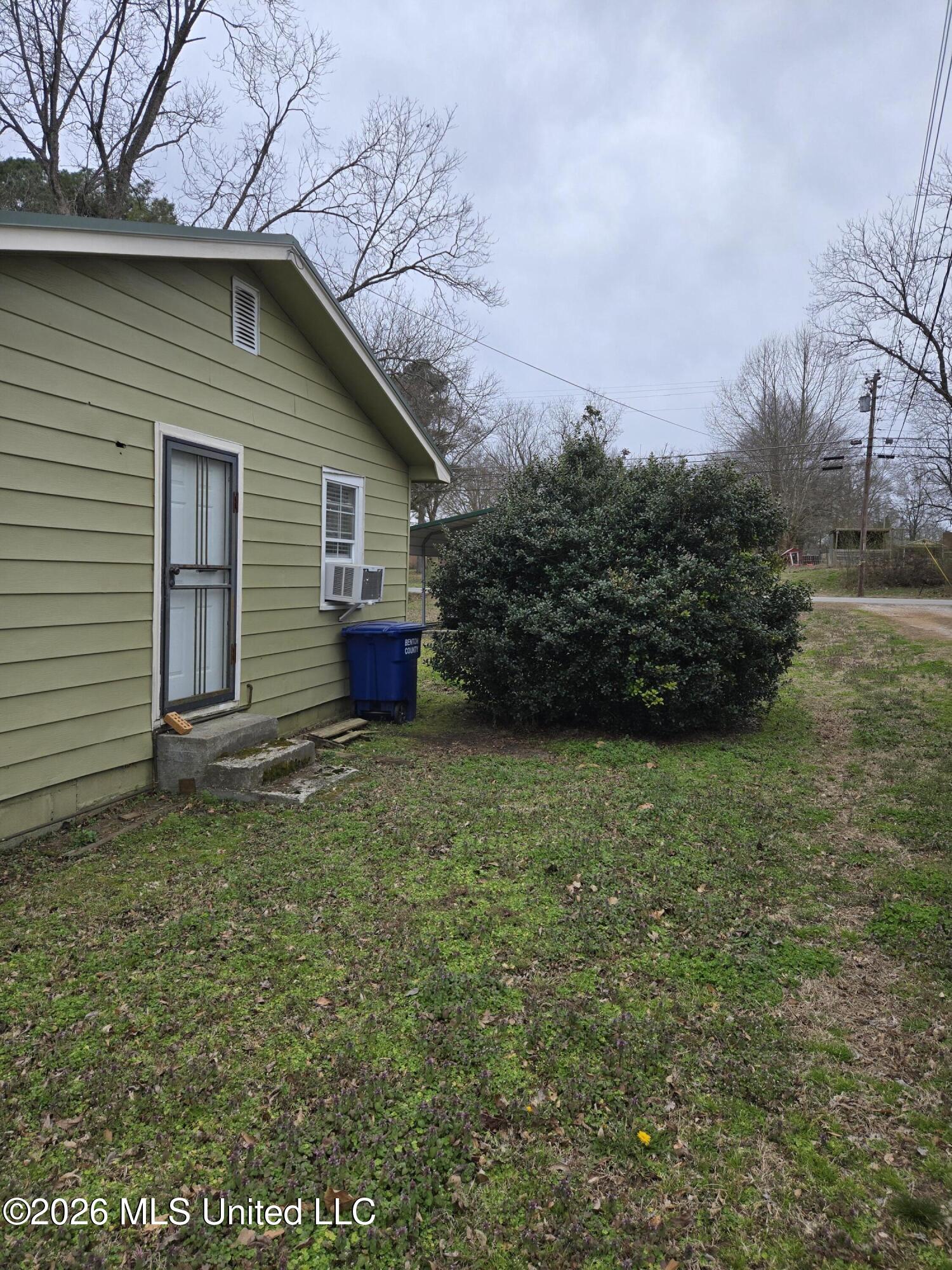 329 S Court Street Property Photo 10