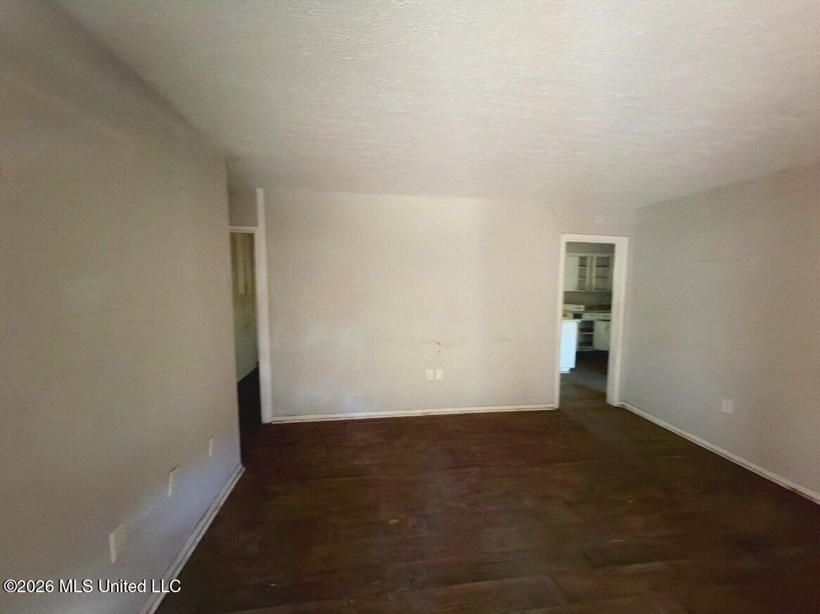3310 Oakview Drive Property Photo 3
