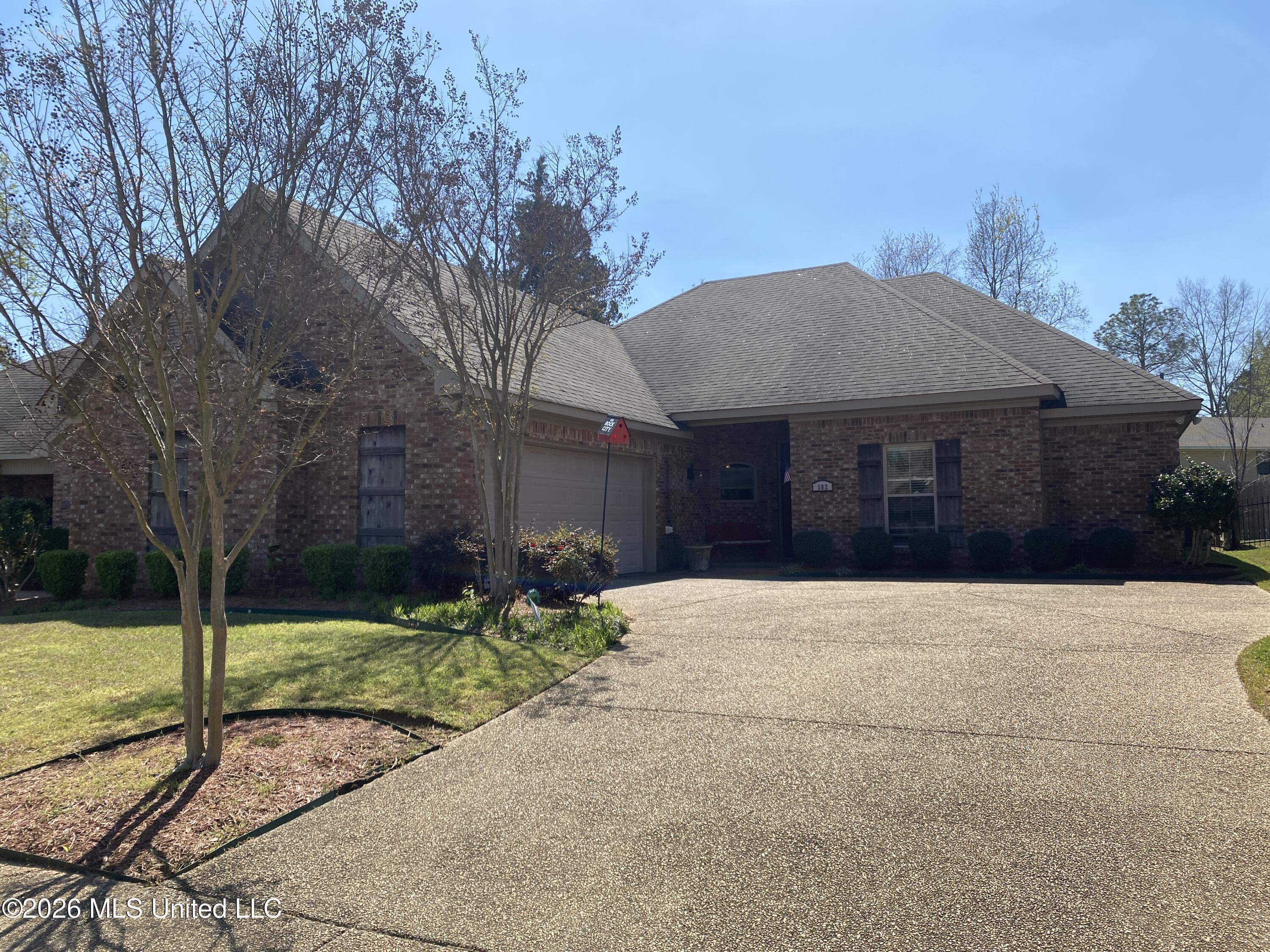 102 Trace Wood Cove Property Photo 1