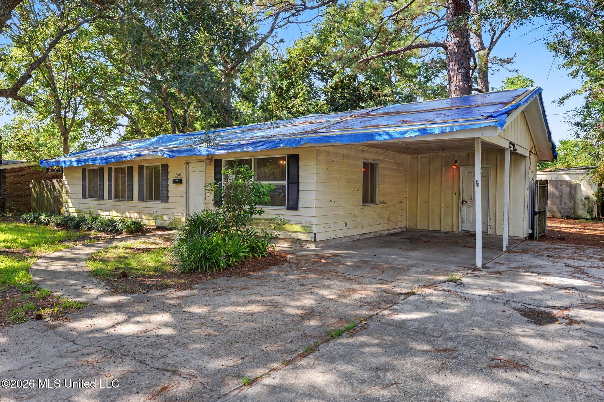 2209 Paul Harvey Avenue Property Photo 2