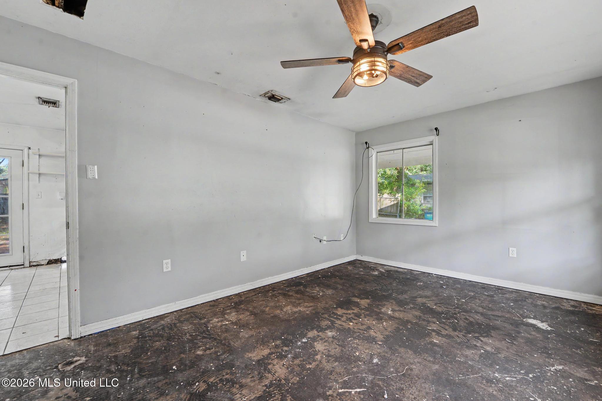 2209 Paul Harvey Avenue Property Photo 6