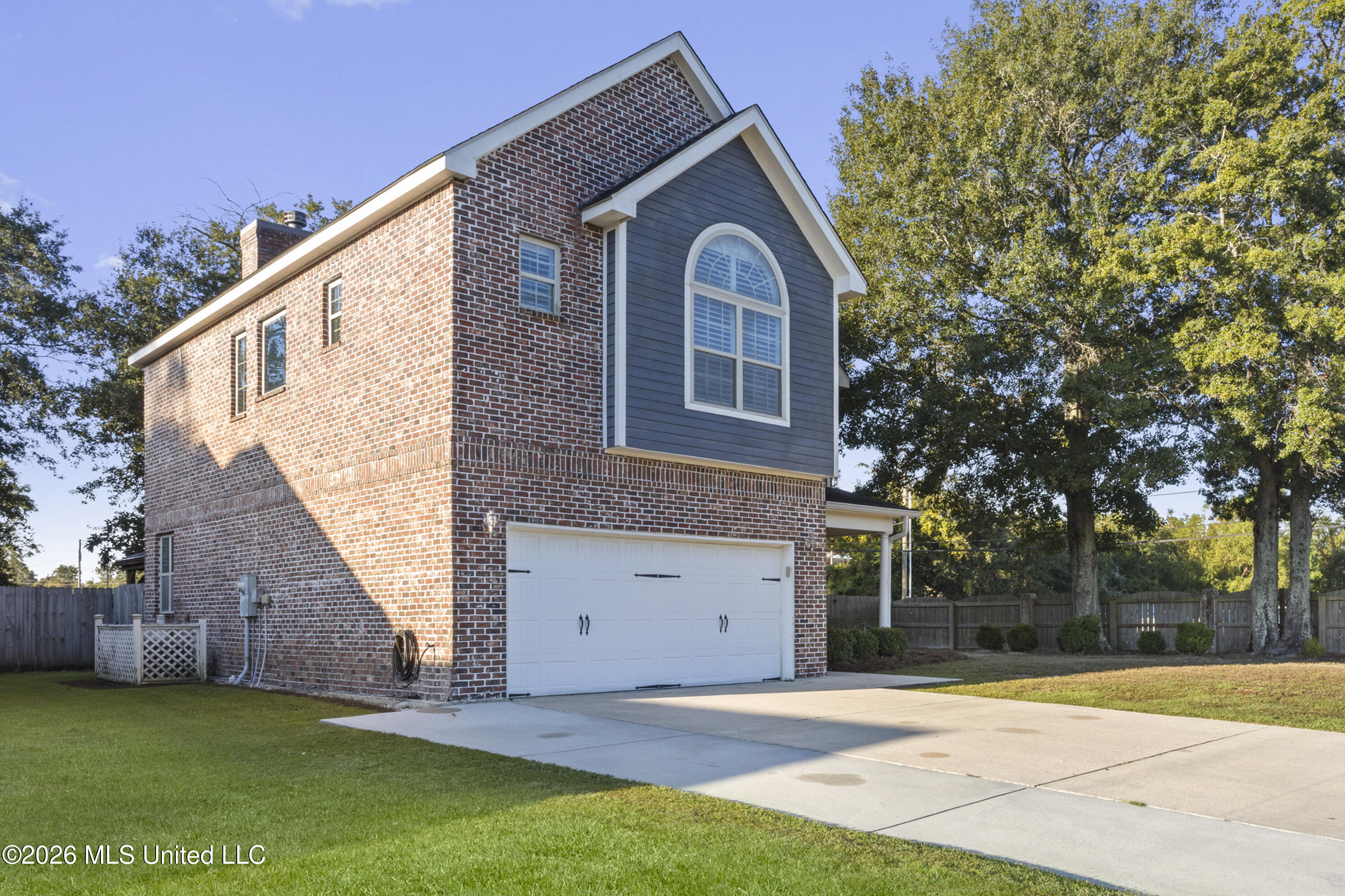 11485 Briarstone Place Property Photo 3