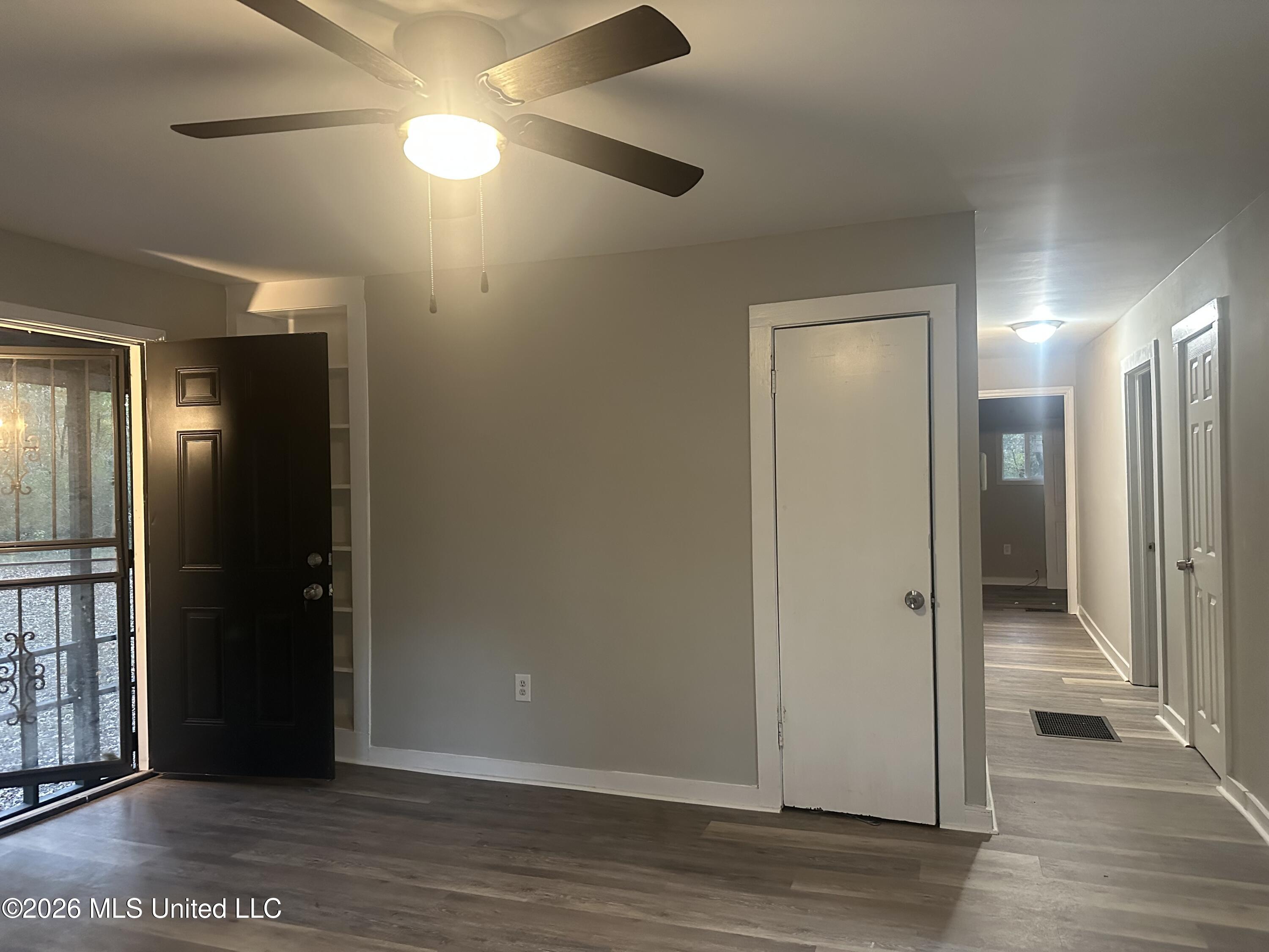 1070 E Broadwater Road Property Photo 10