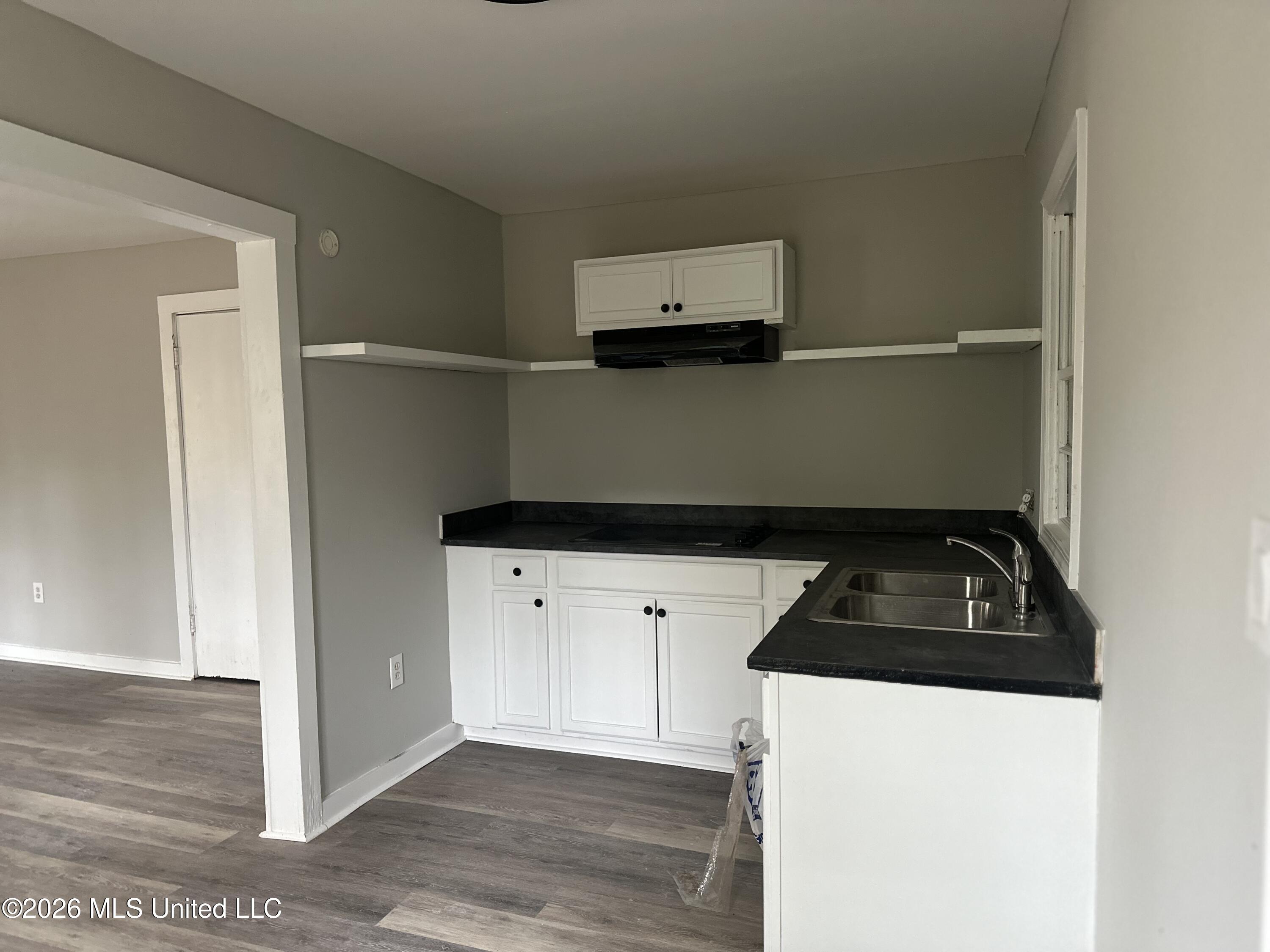 1070 E Broadwater Road Property Photo 12