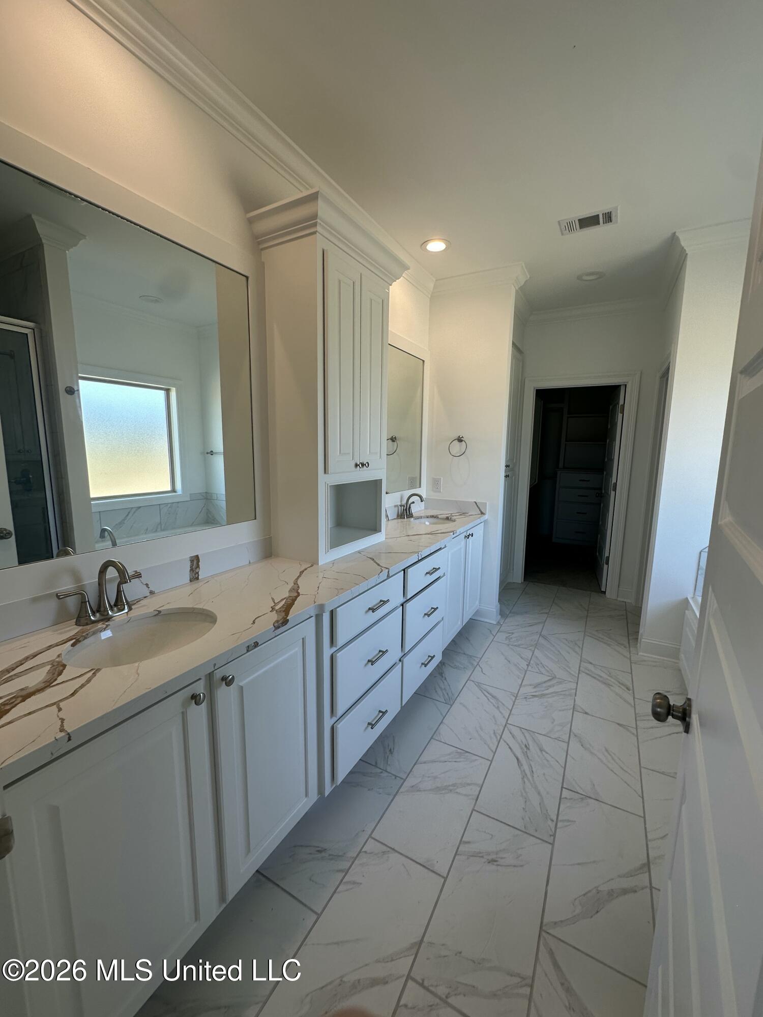 426 Old Maple Cove Property Photo 12
