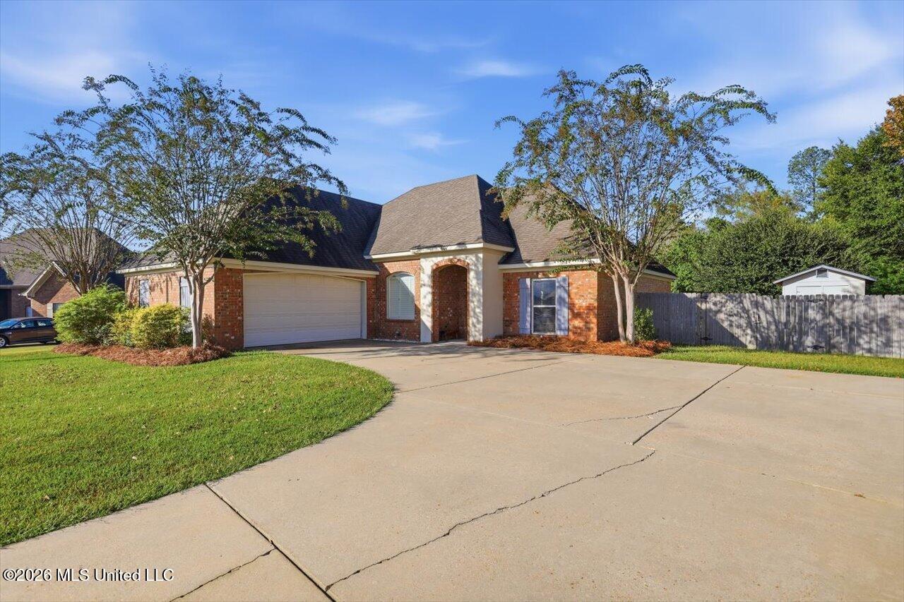607 Tucker Crossing Property Photo 2