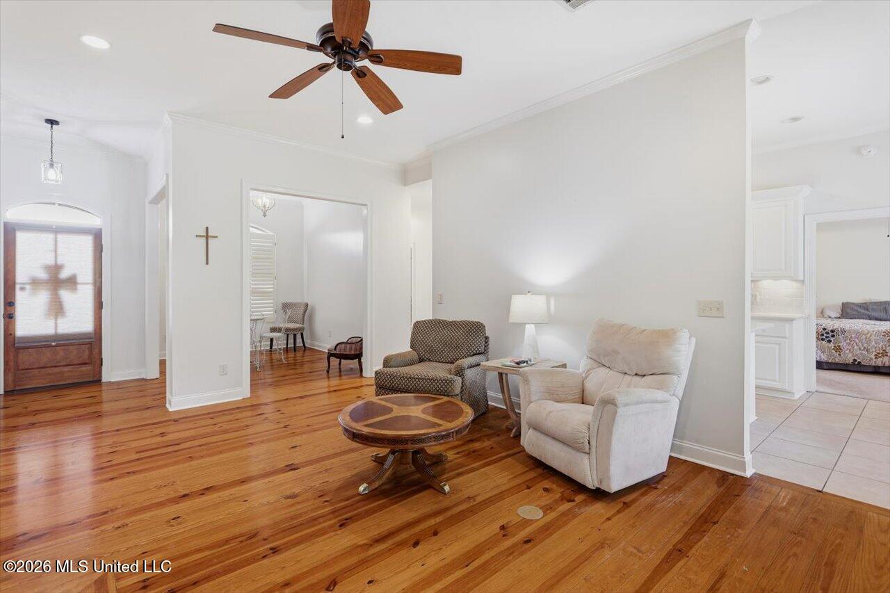 607 Tucker Crossing Property Photo 7