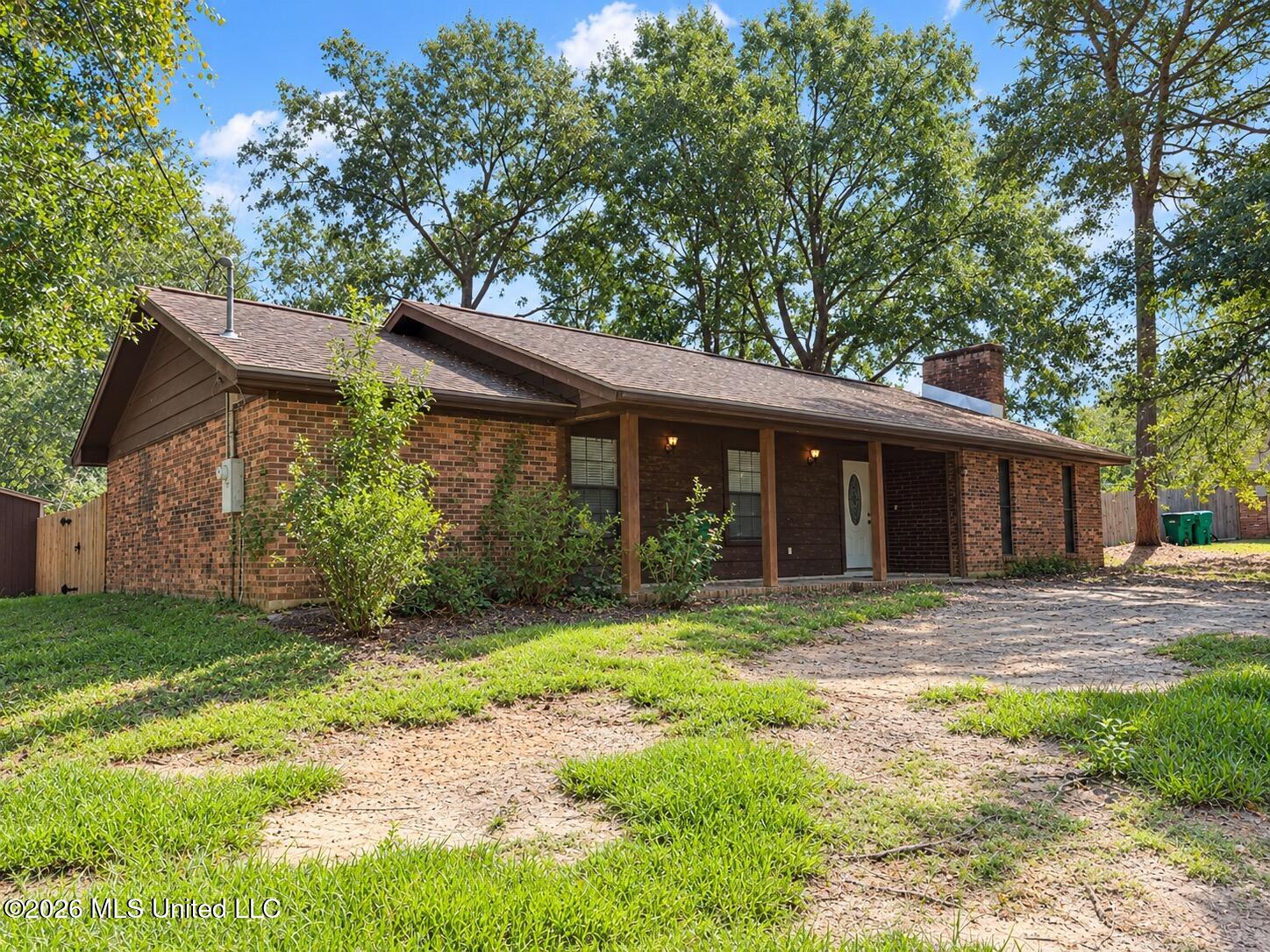 105 Brookhollow Drive Property Photo 3