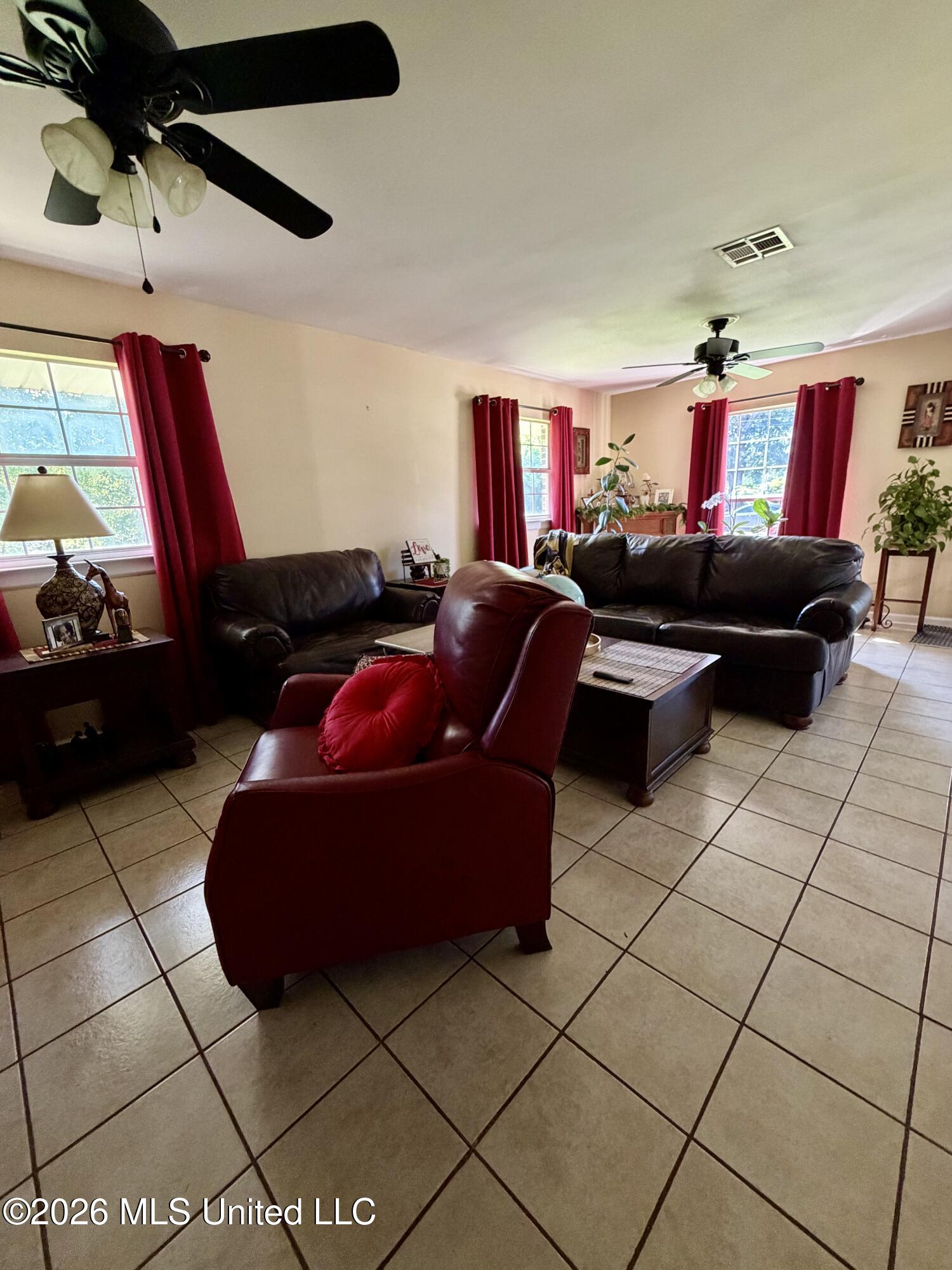 202 Jarrell Street Property Photo 2