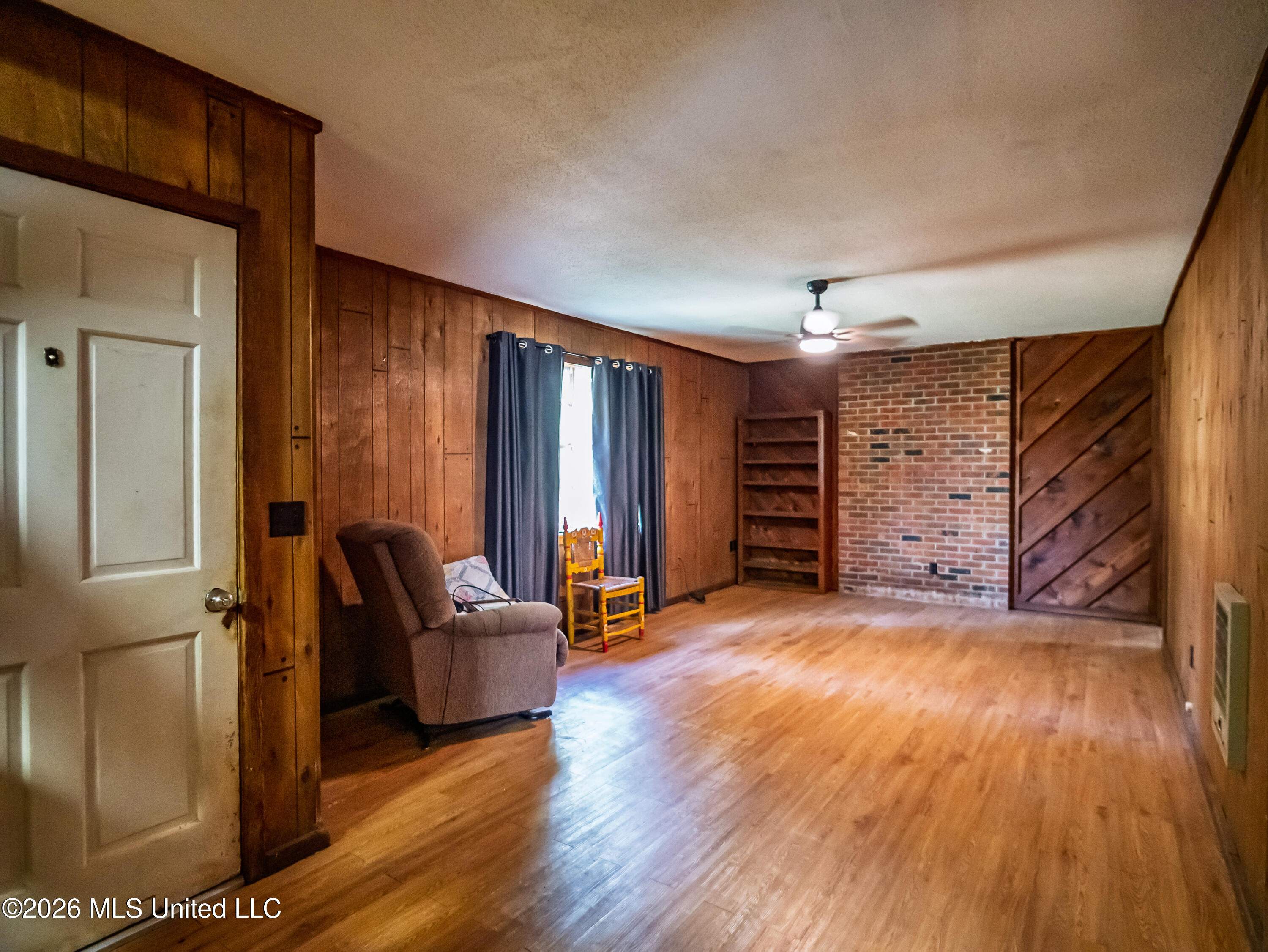 1812 Farrish Gravel Road Property Photo 2