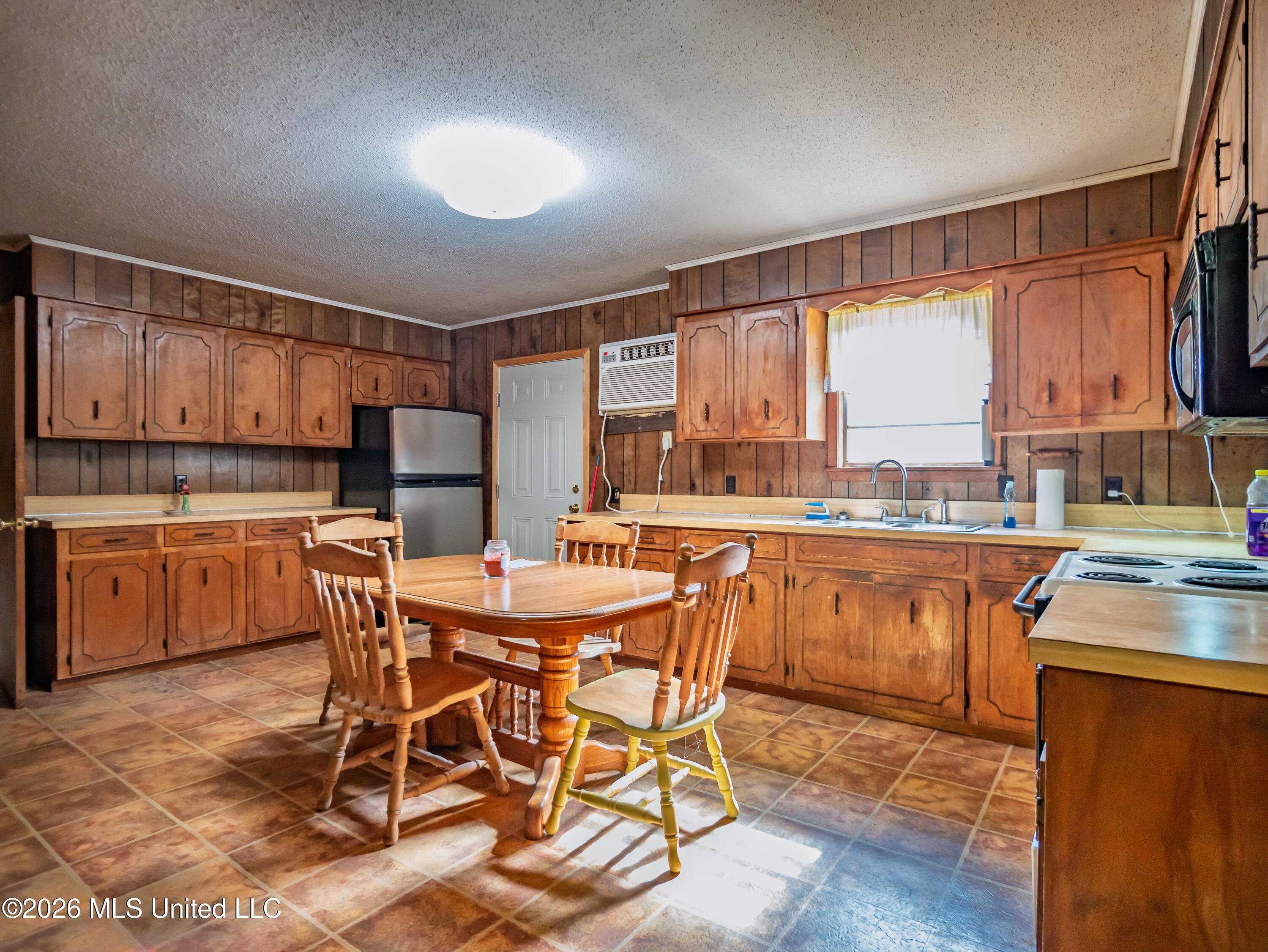 1812 Farrish Gravel Road Property Photo 6