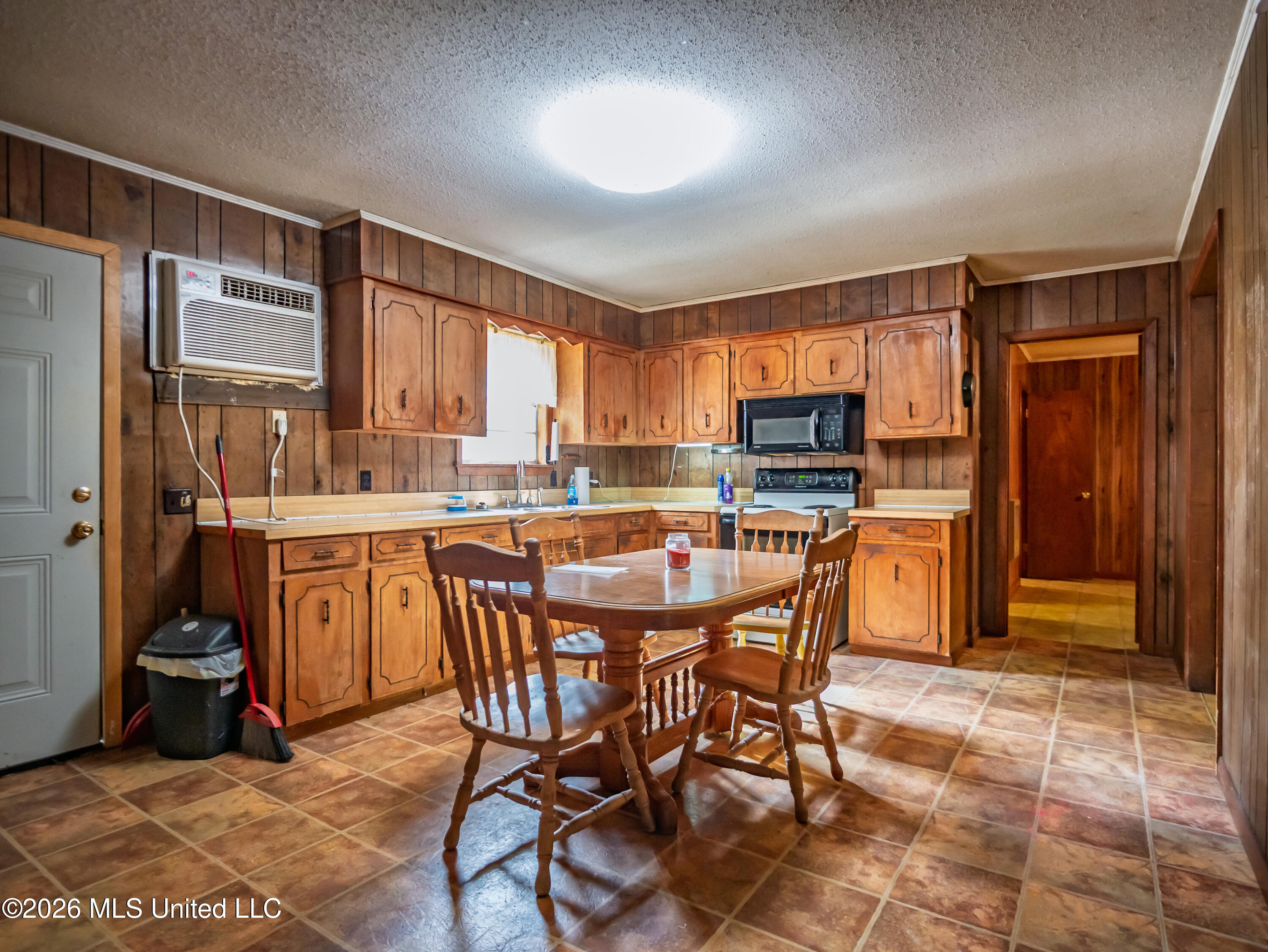 1812 Farrish Gravel Road Property Photo 7
