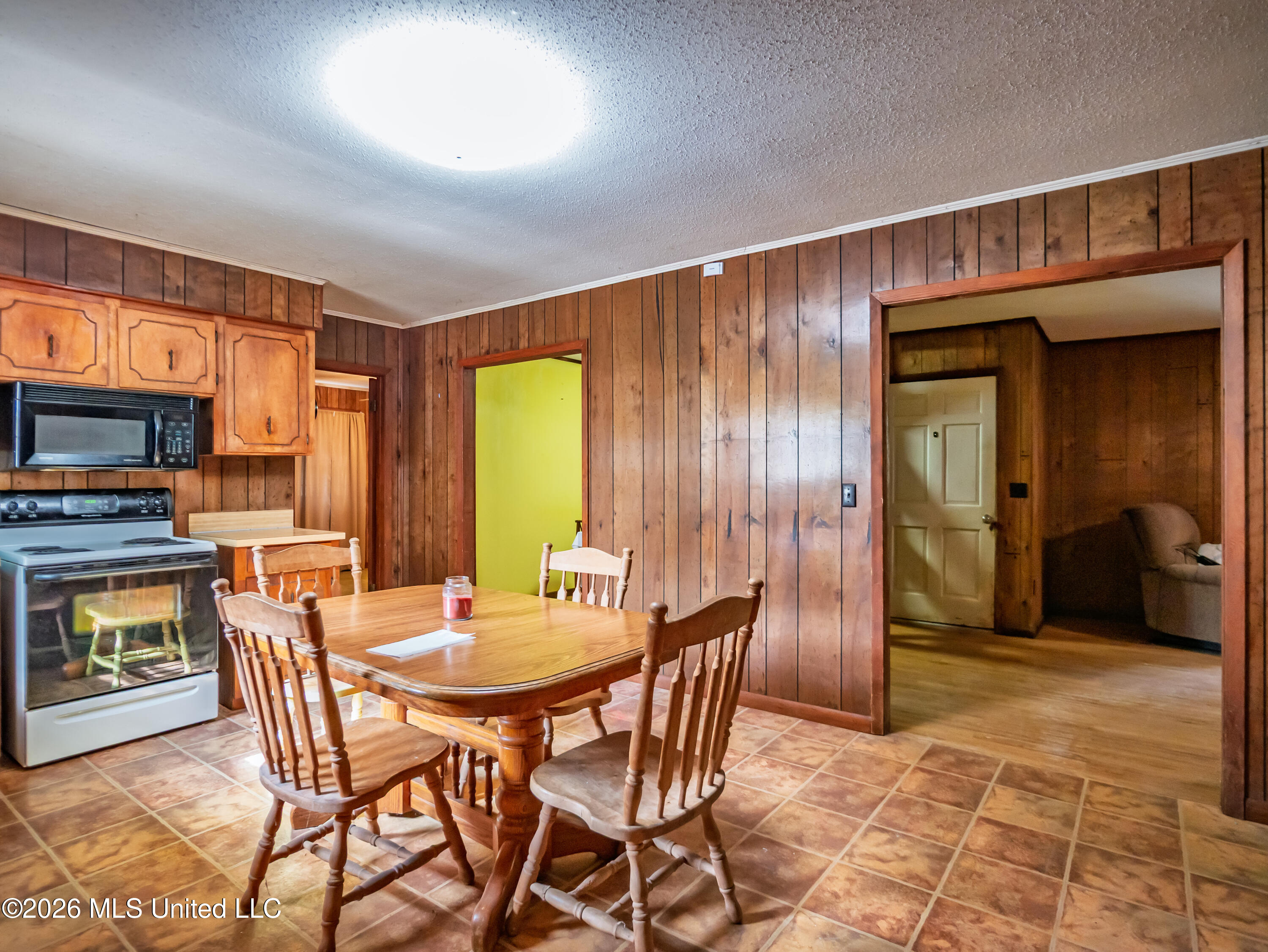 1812 Farrish Gravel Road Property Photo 8