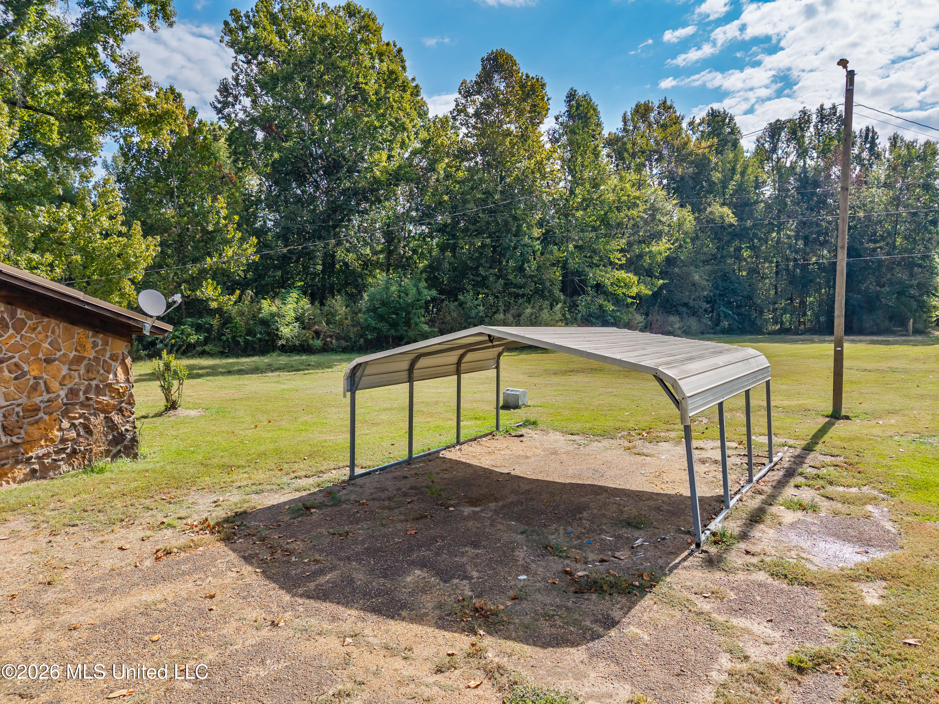 1812 Farrish Gravel Road Property Photo 32