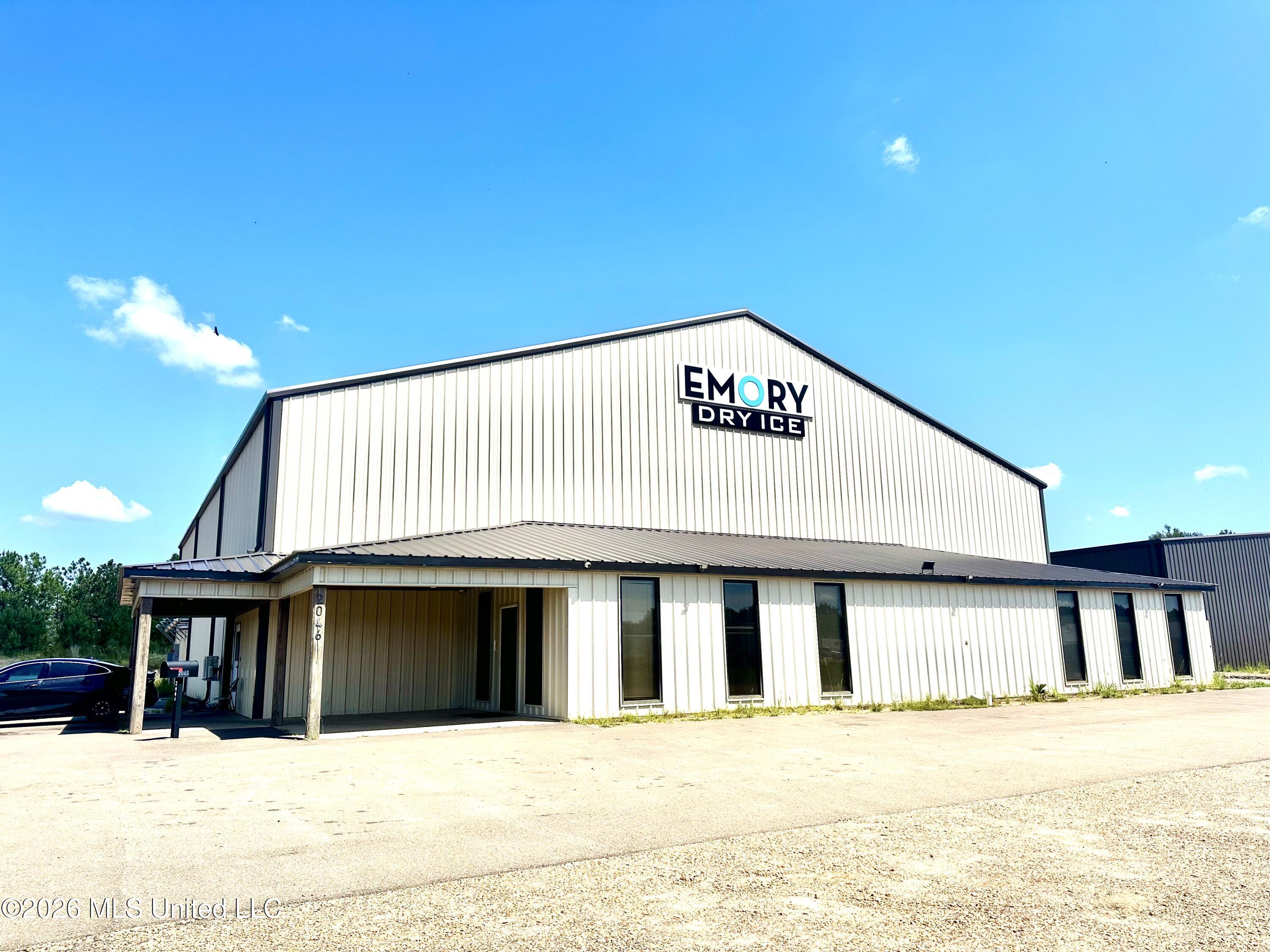2046 Manufacturers Boulevard Property Photo 1