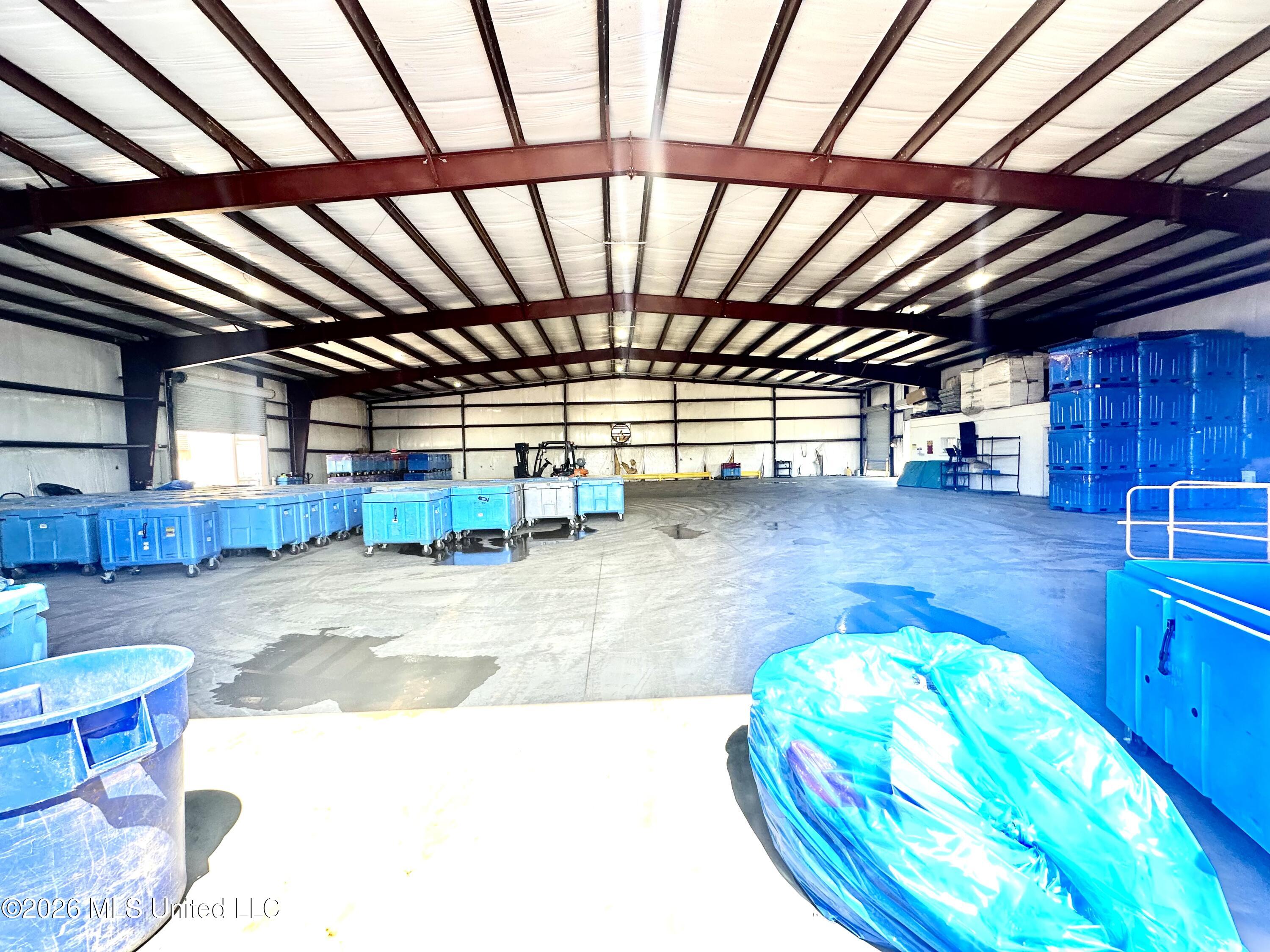 2046 Manufacturers Boulevard Property Photo 5