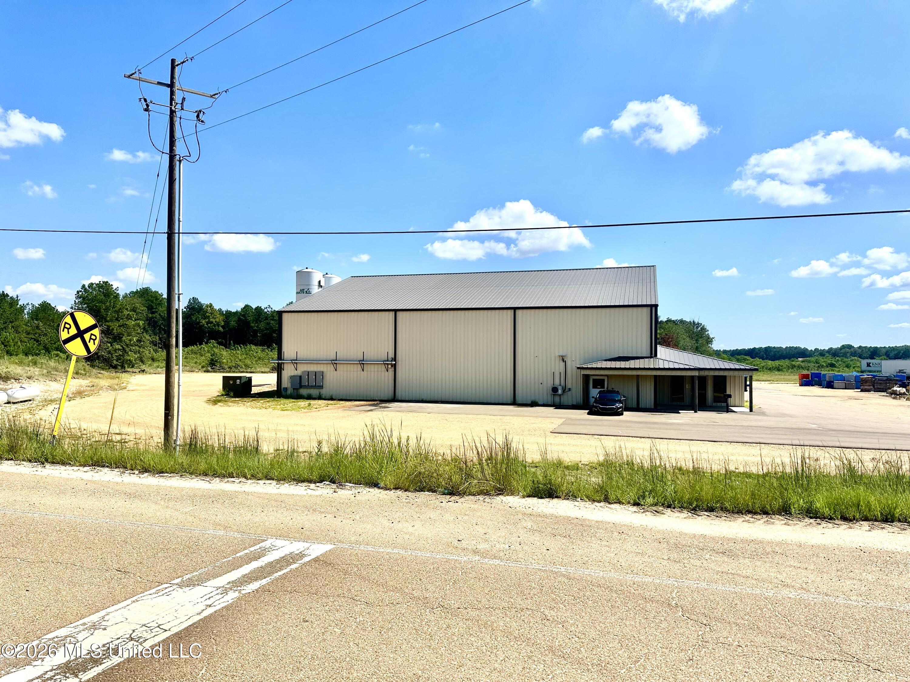2046 Manufacturers Boulevard Property Photo 6