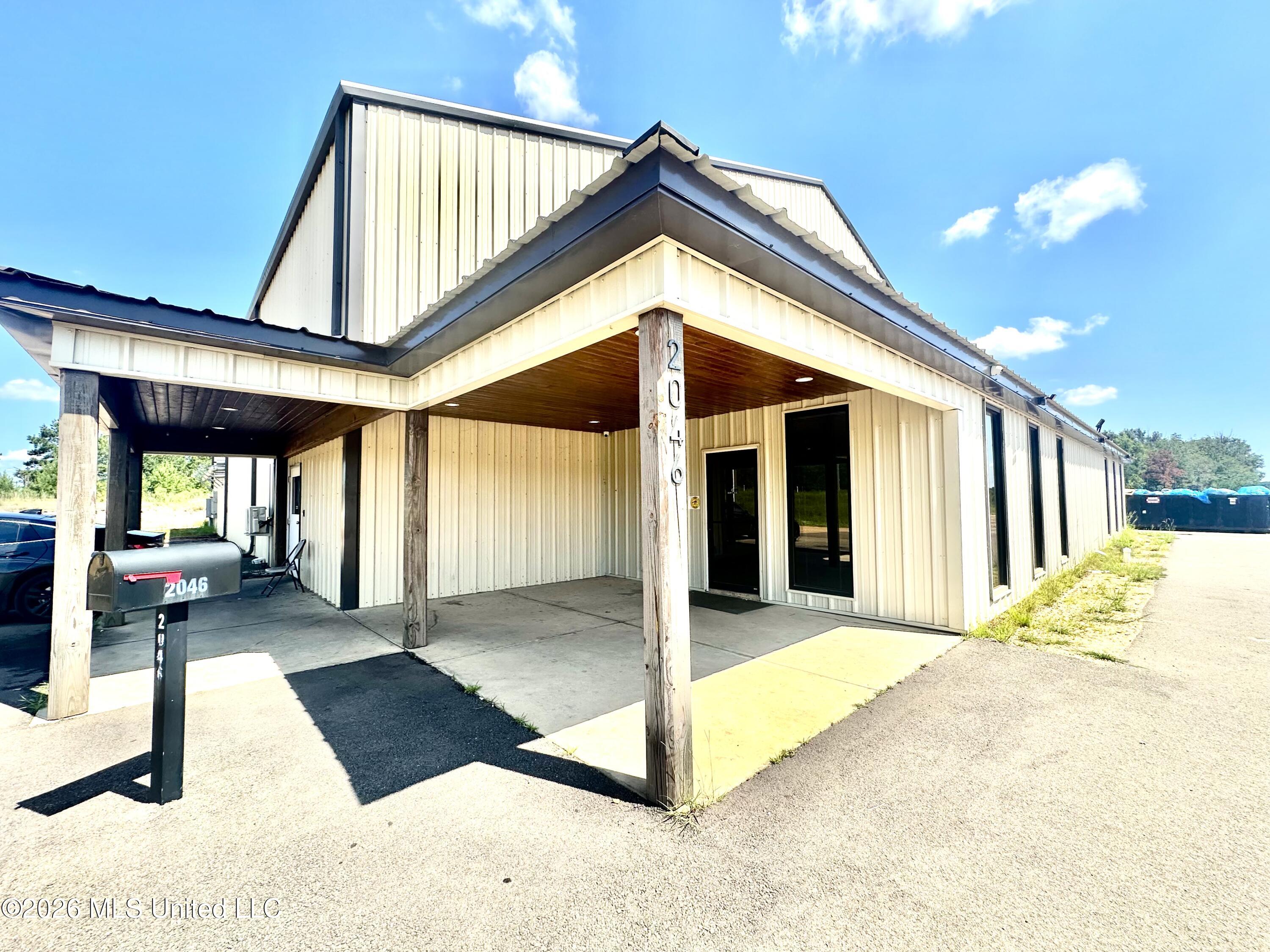 2046 Manufacturers Boulevard Property Photo 10