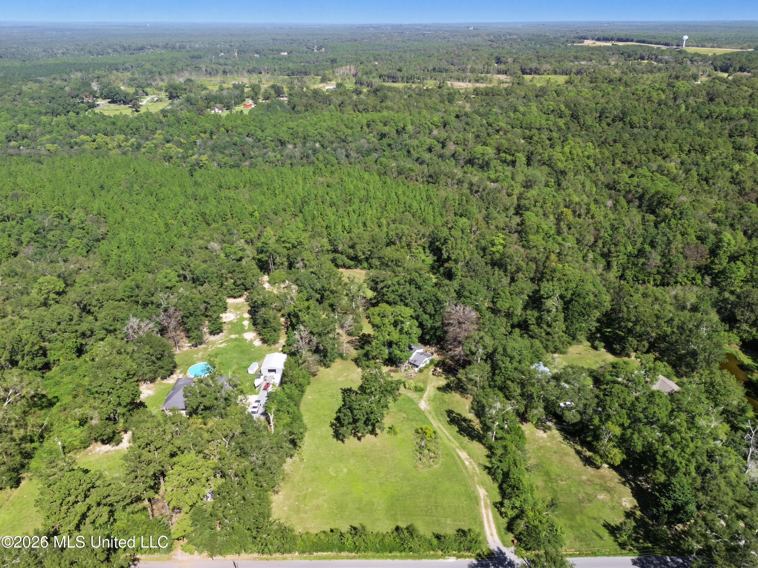 18250 Oak Drive Property Photo 8
