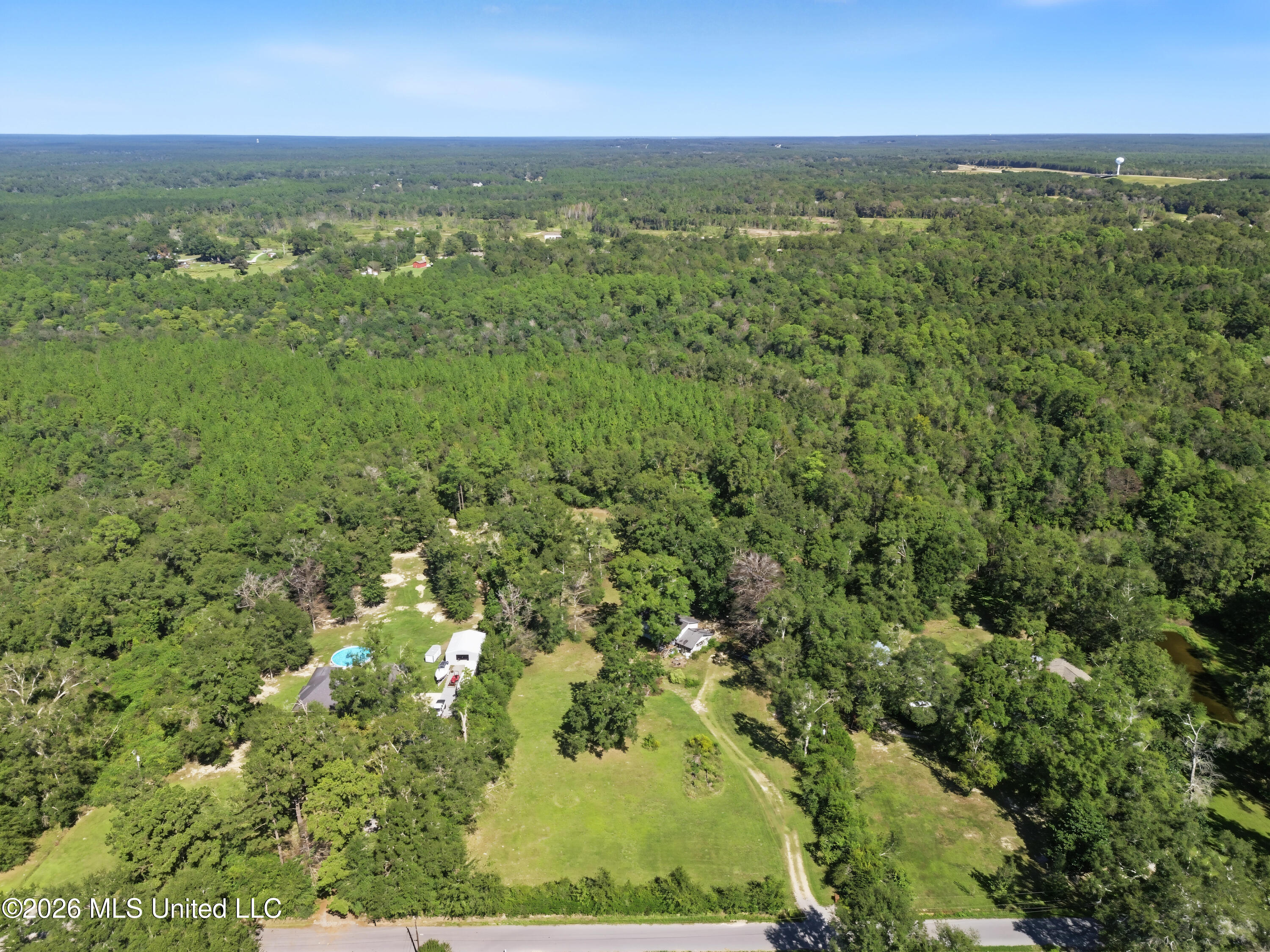 18250 Oak Drive Property Photo 9