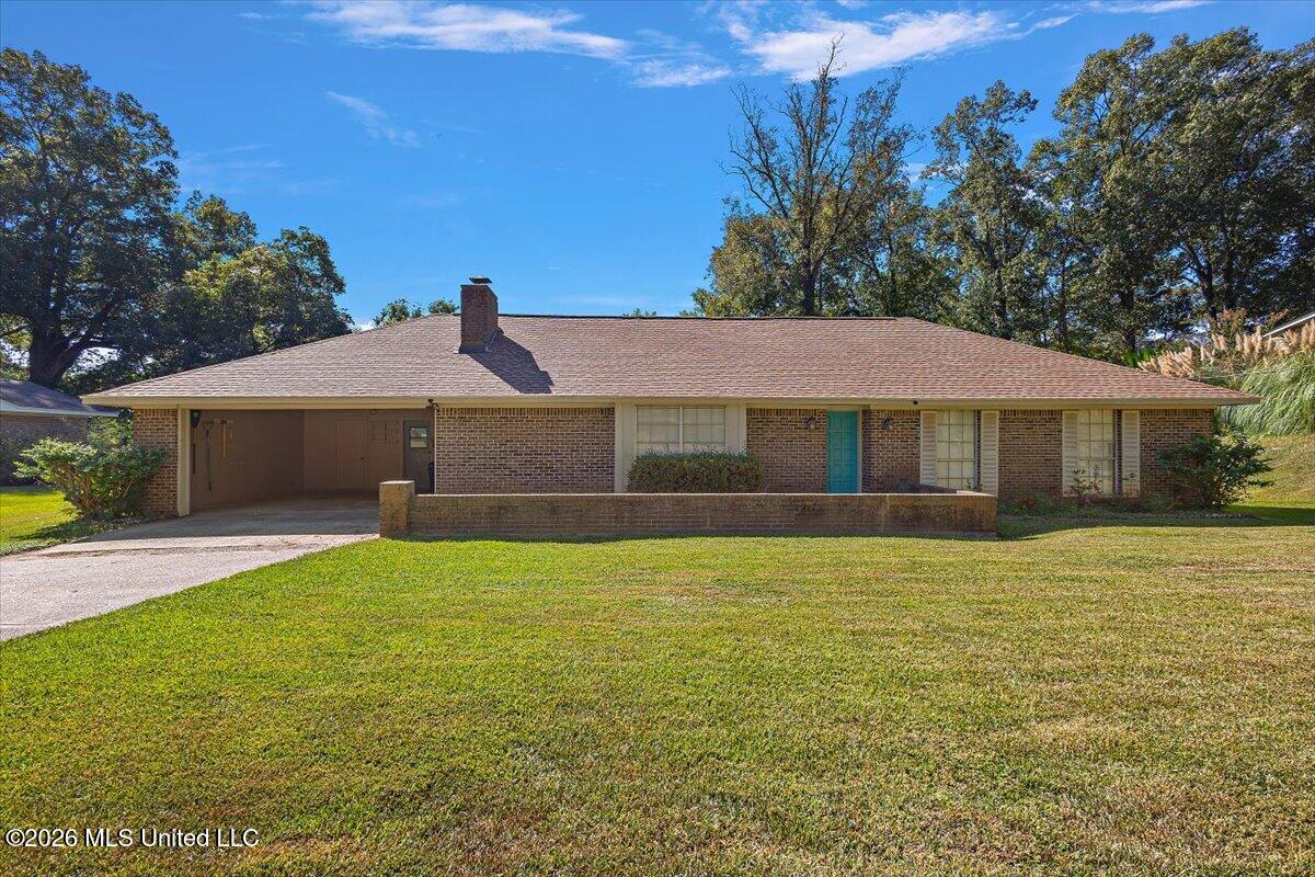504 Oakwood Drive Property Photo 1