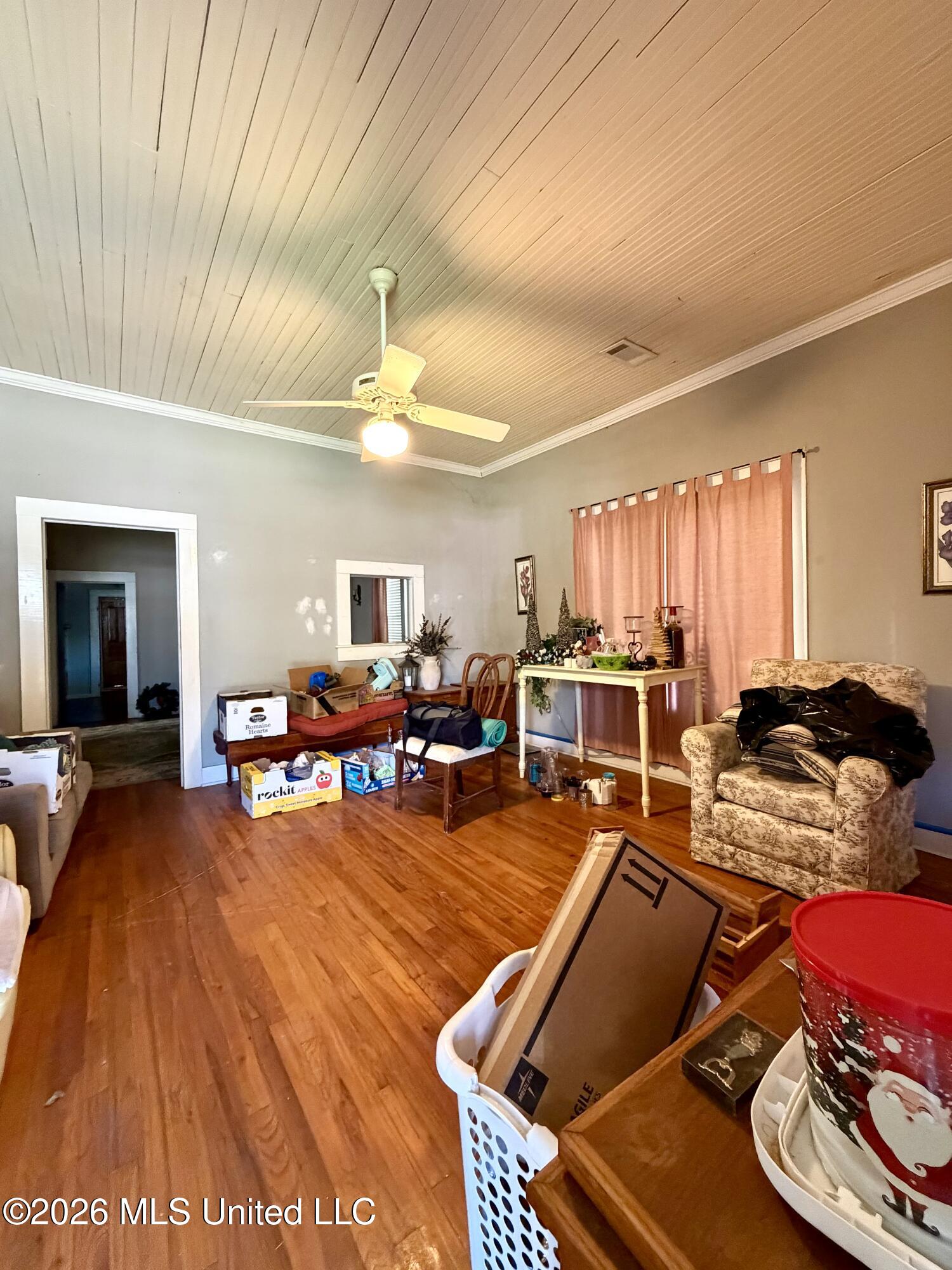 703 W Canal Street Property Photo 4