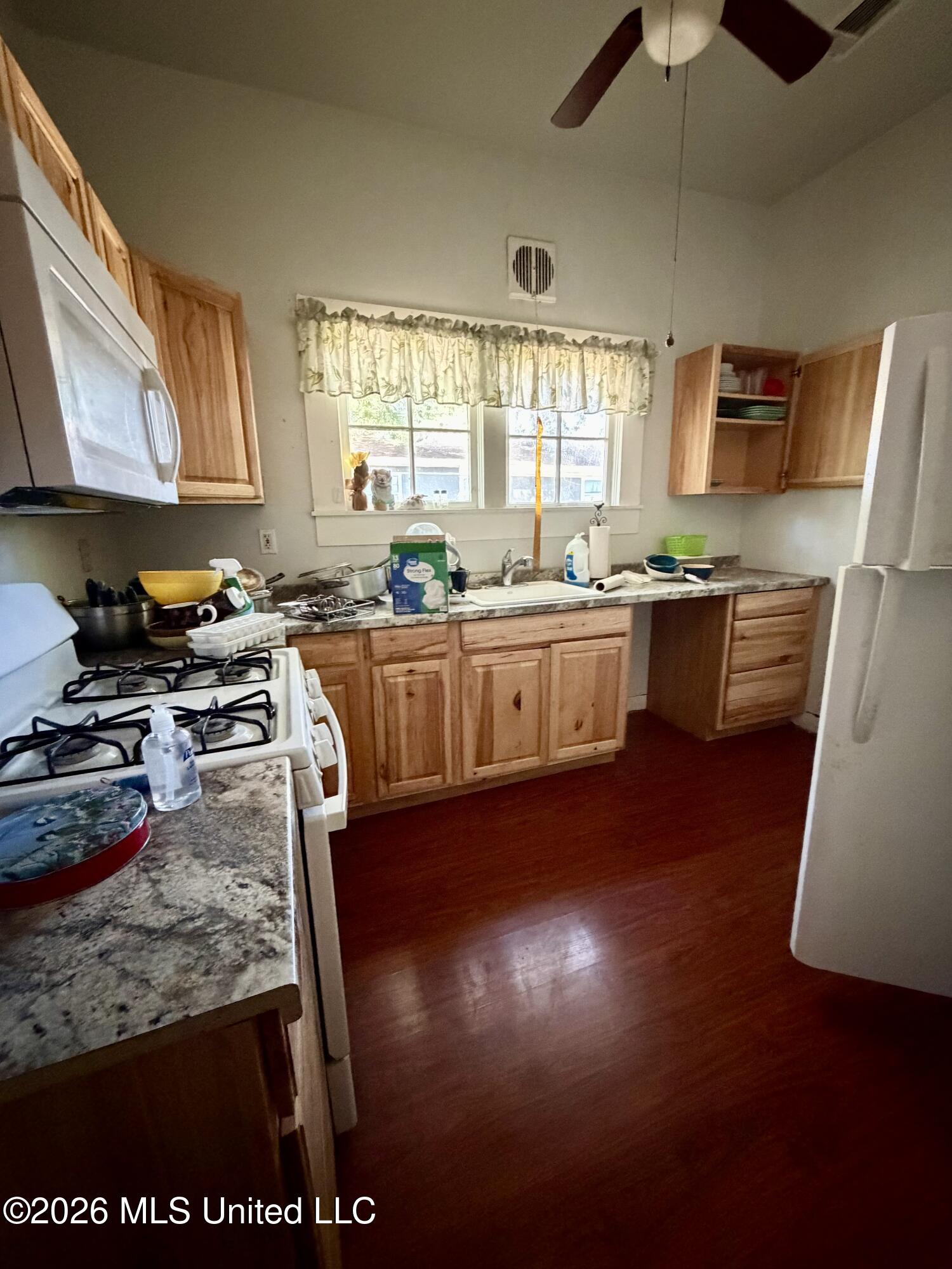703 W Canal Street Property Photo 5
