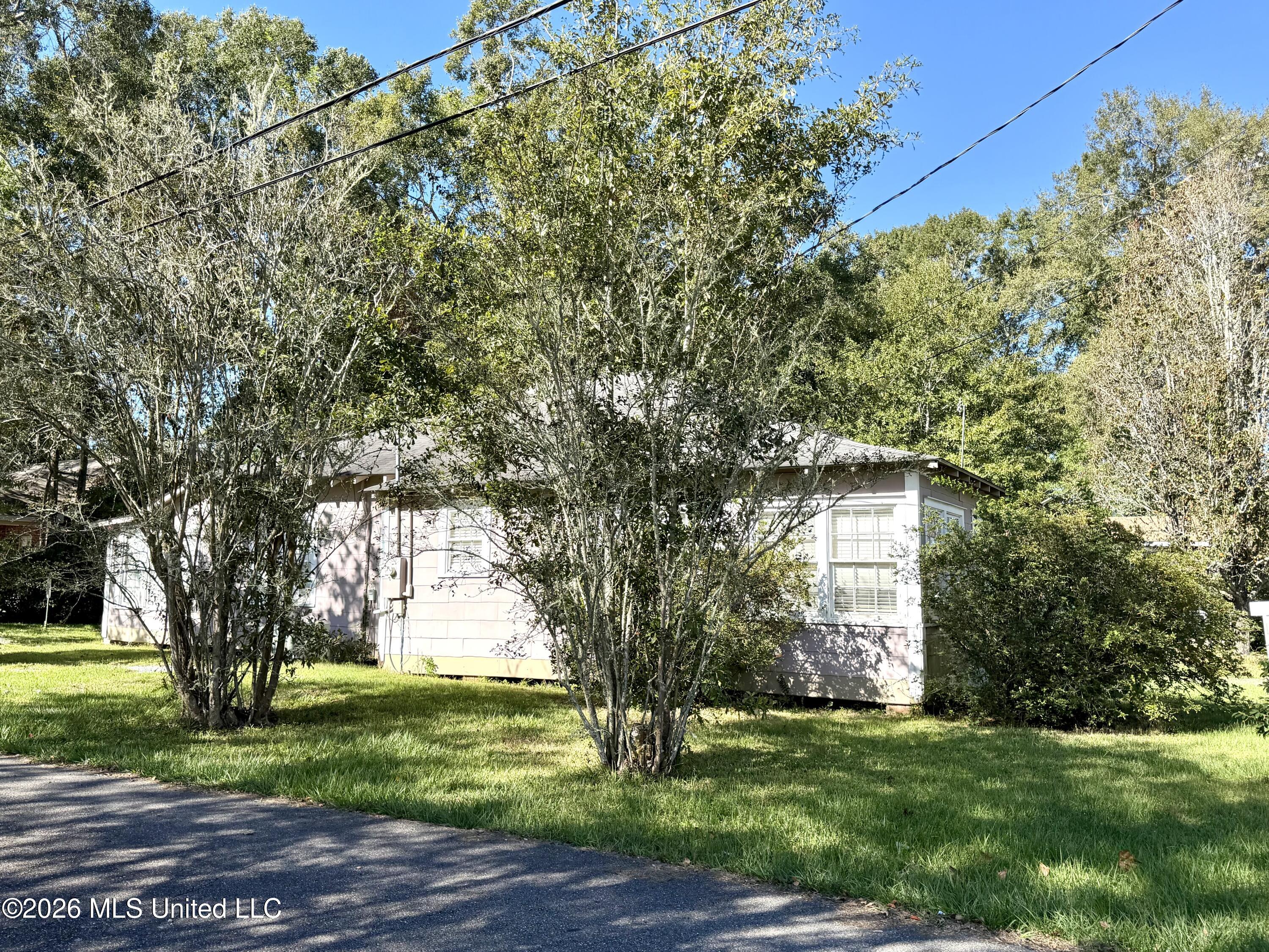 703 W Canal Street Property Photo 15