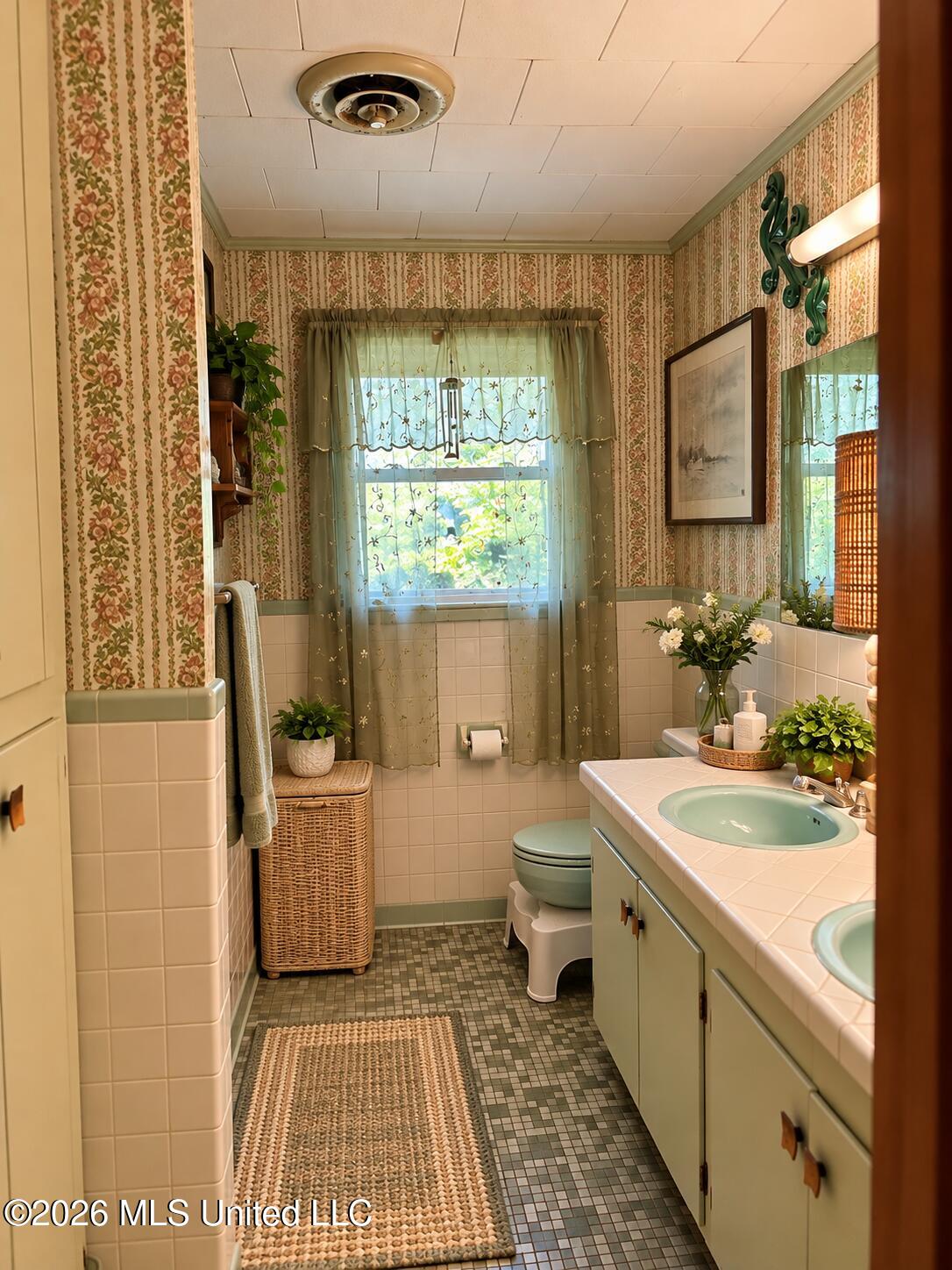1174 Magnolia Lane Property Photo 7