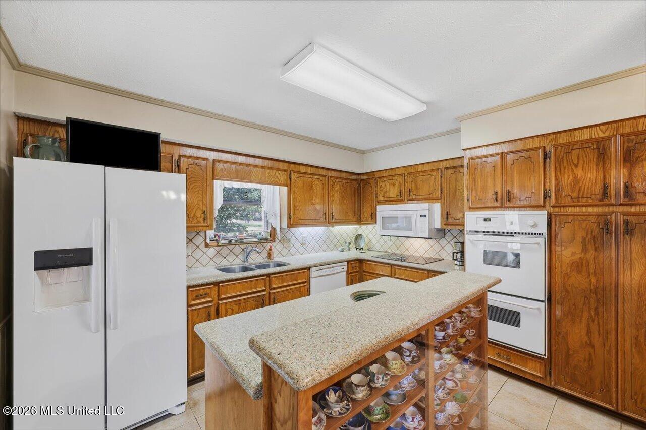 231 Kitchings Drive Property Photo 14