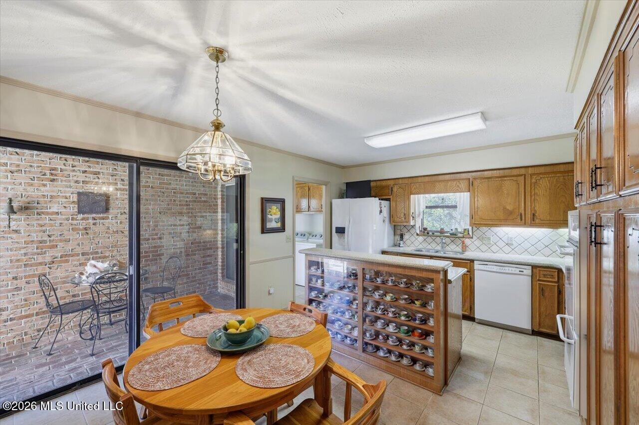 231 Kitchings Drive Property Photo 18