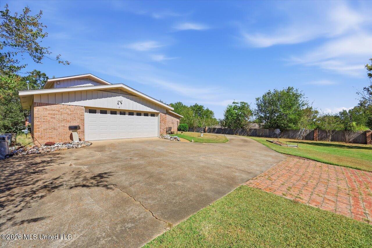 231 Kitchings Drive Property Photo 44
