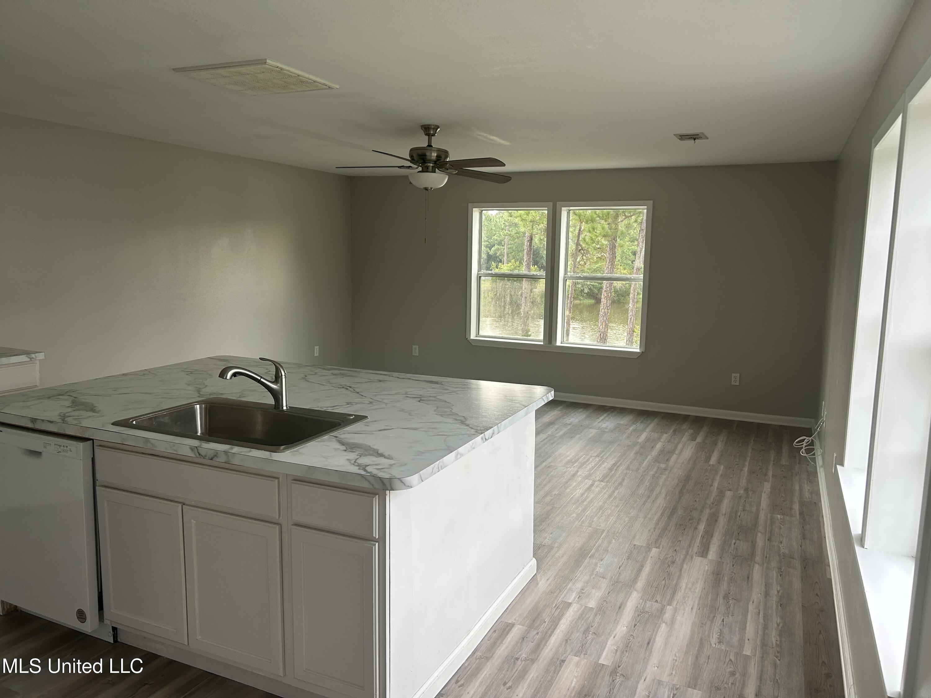 321 Lac Bleu Avenue Property Photo 4