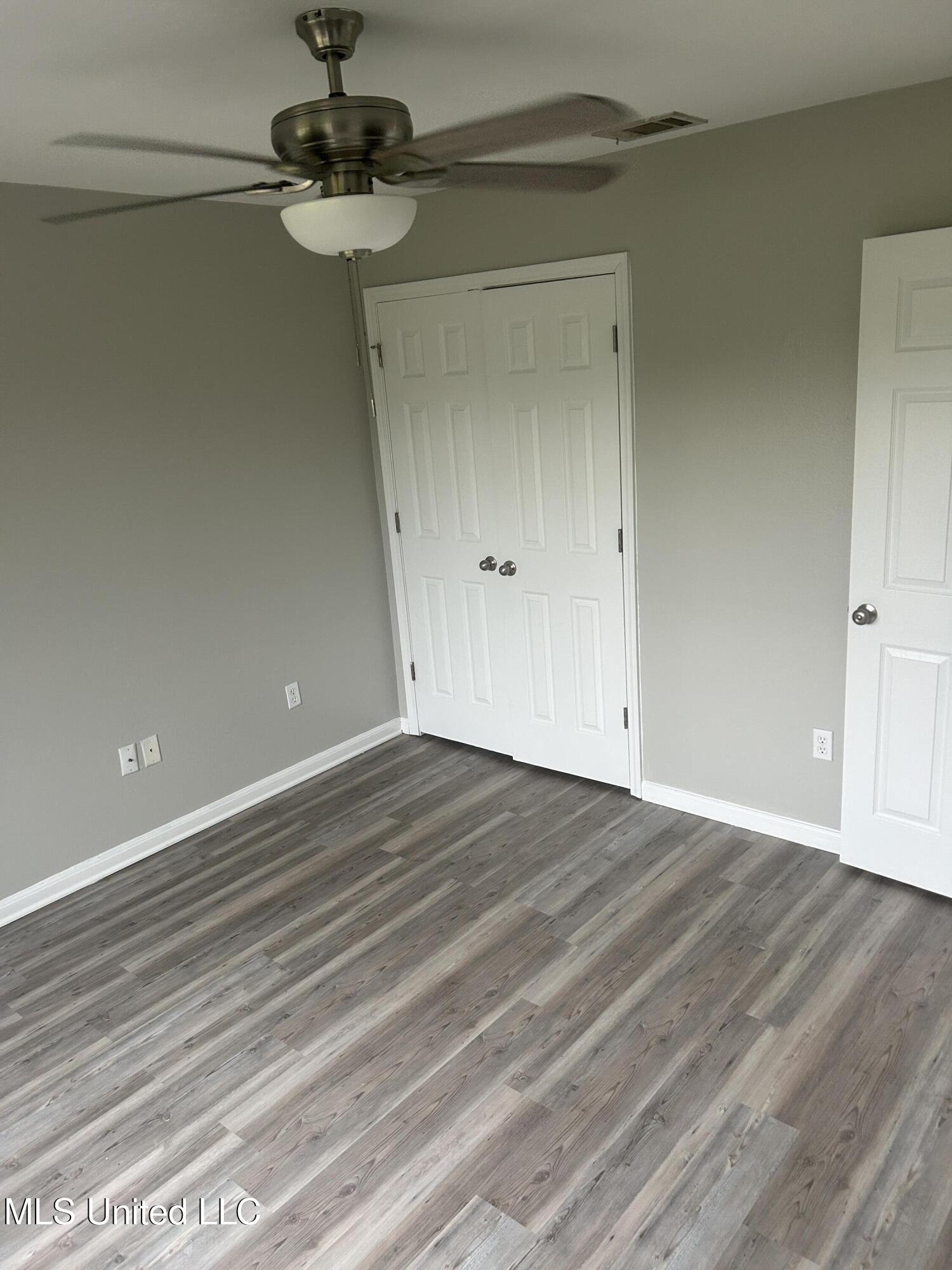 321 Lac Bleu Avenue Property Photo 7