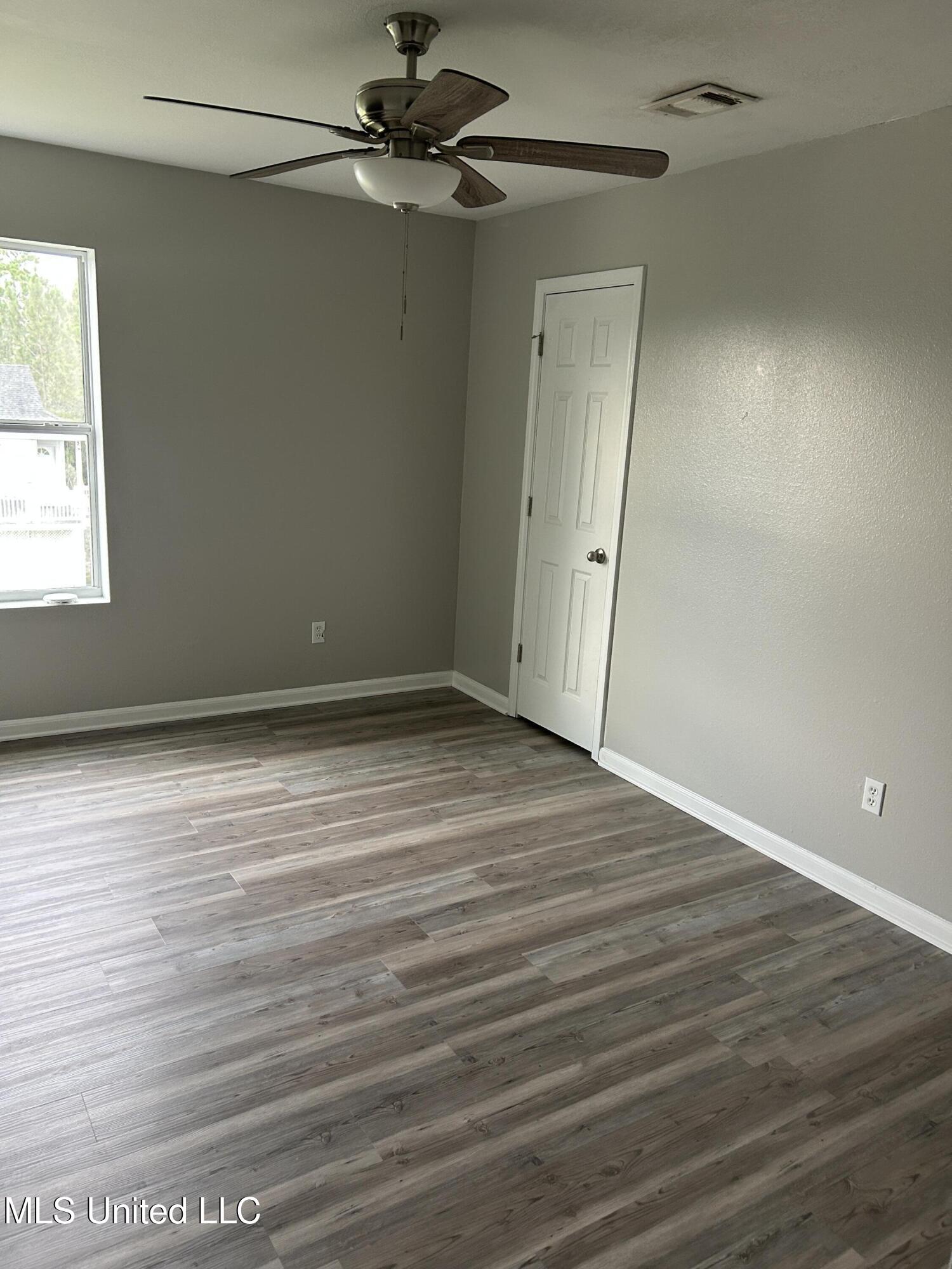 321 Lac Bleu Avenue Property Photo 11